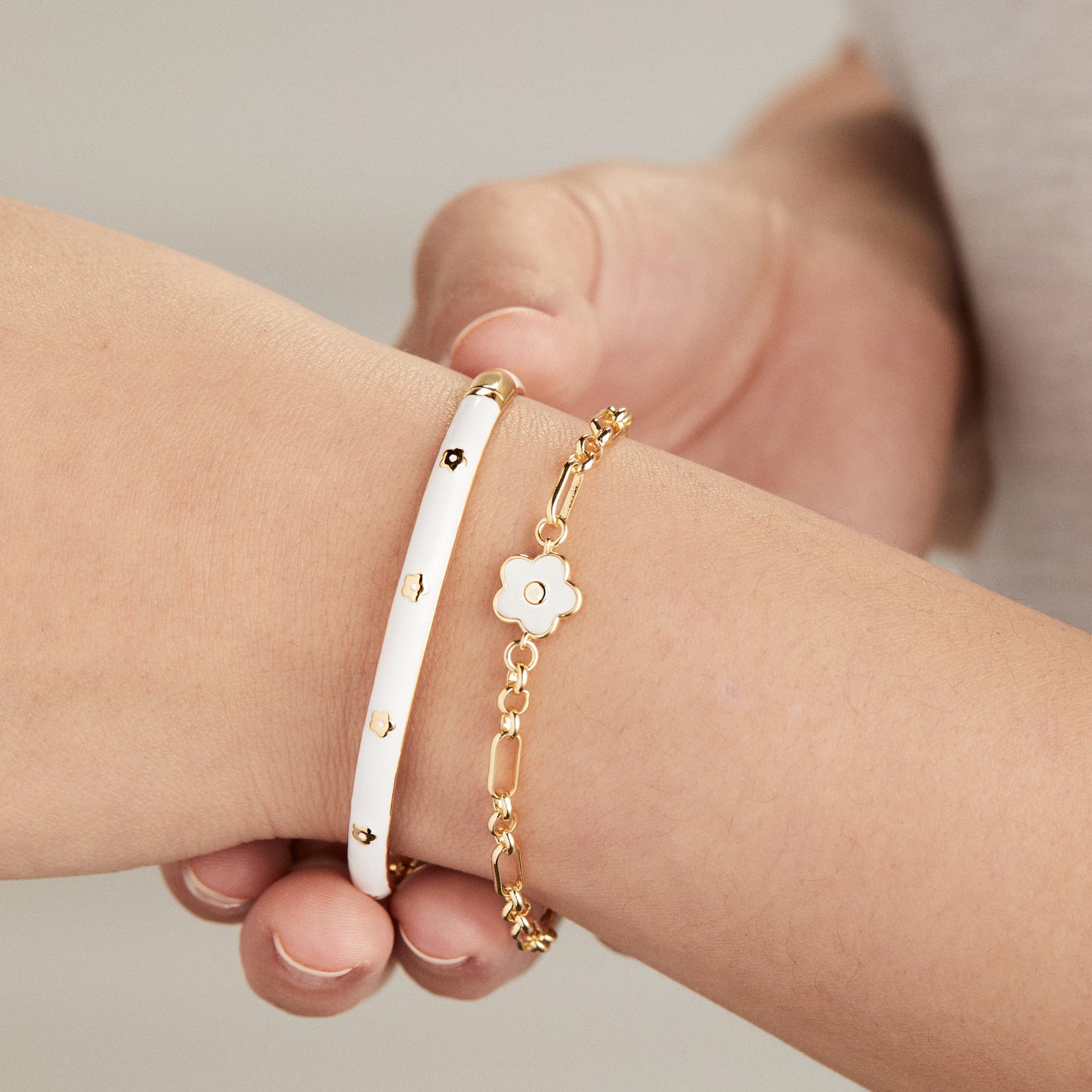 Mother Of Pearl Daisy Charm Chain Bracelet Gold