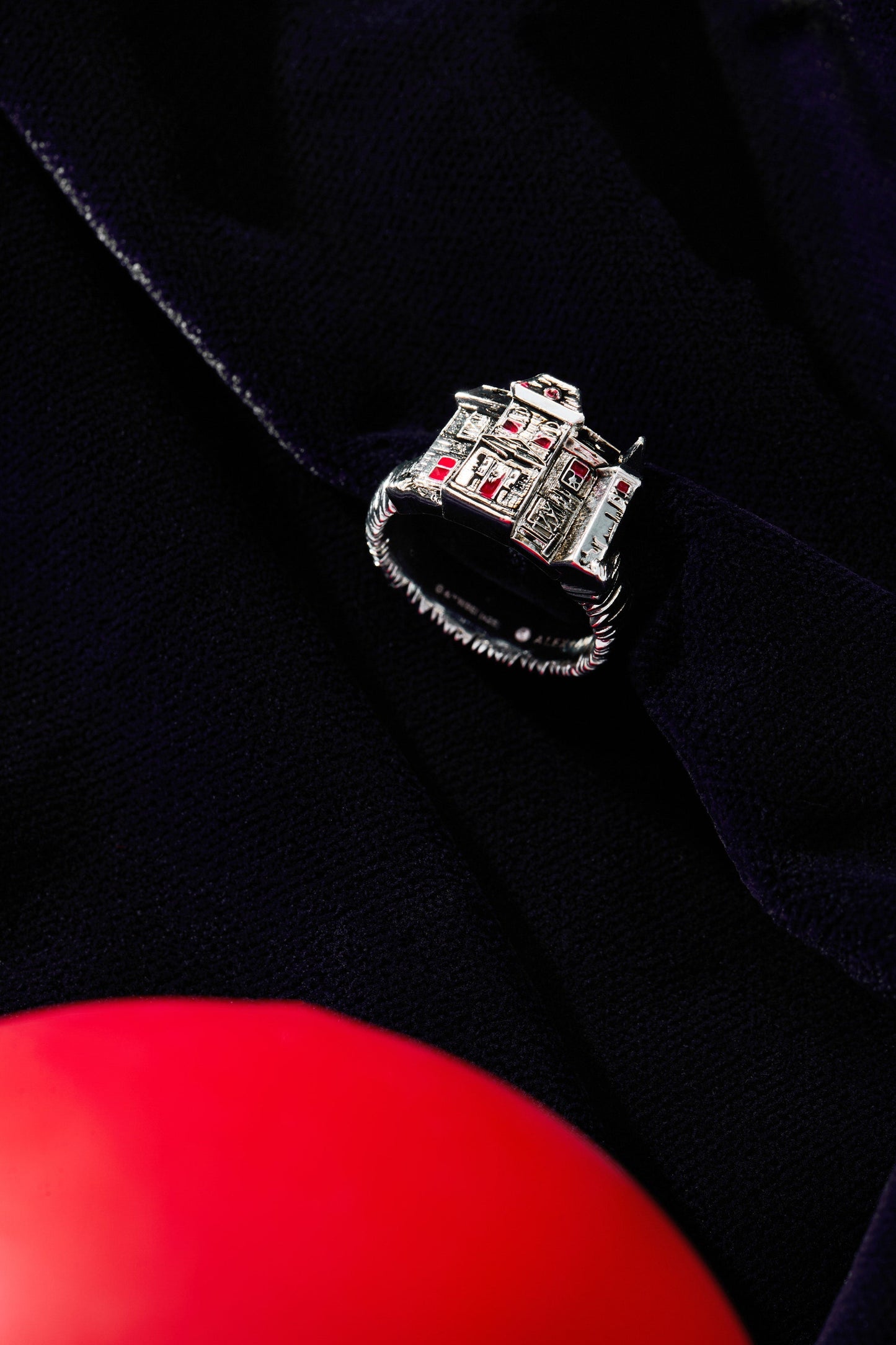Welcome to Derry™ Neibolt House Ring Silver