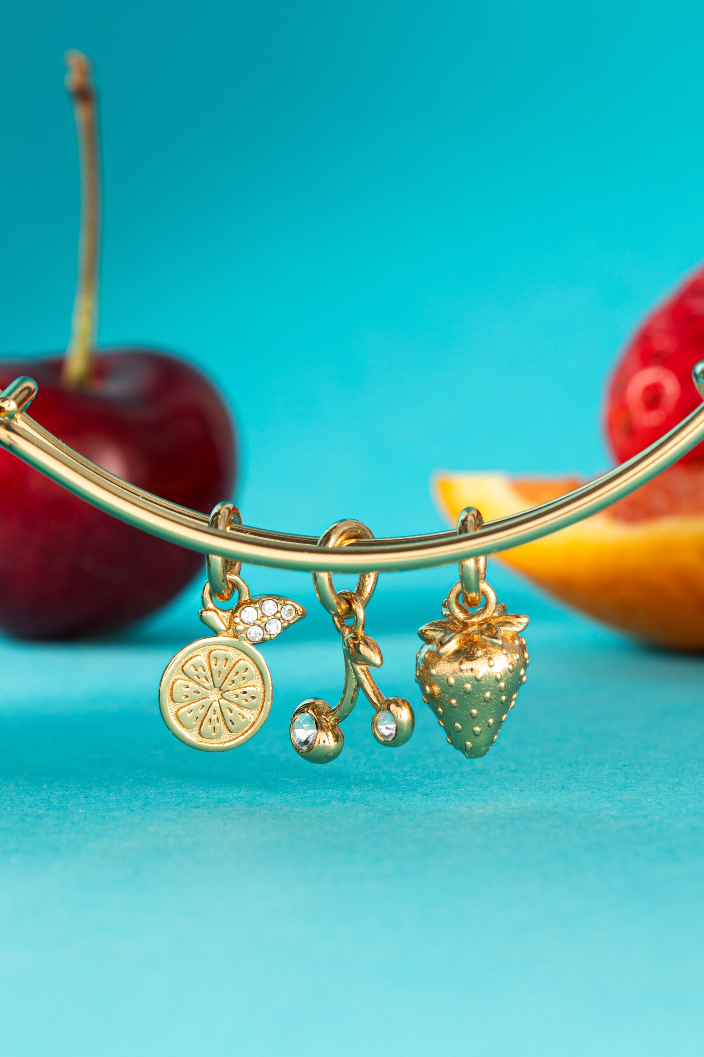 Fresh Orchard Charm Bangle Gold