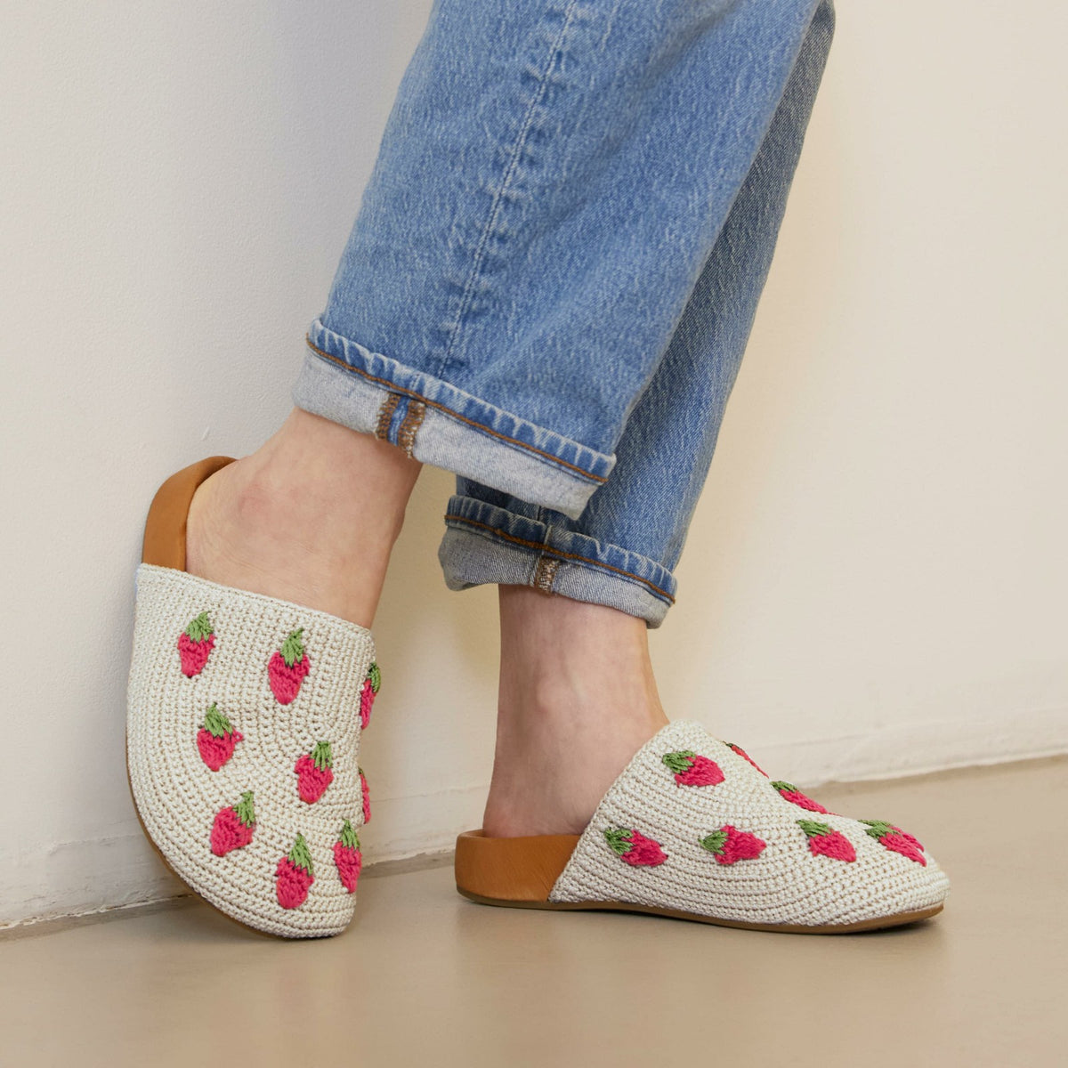 The Sak Bolinas Clog in Natural Strawberries Crochet