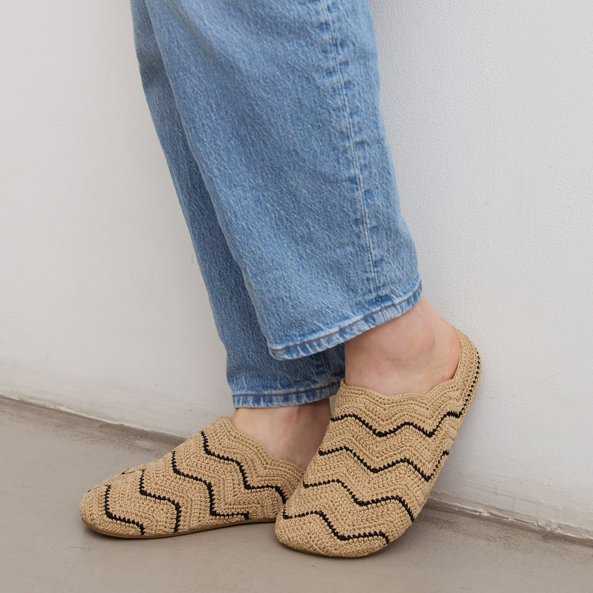 The Sak Bolinas Ripple Clog in Bamboo Black Ripple Crochet