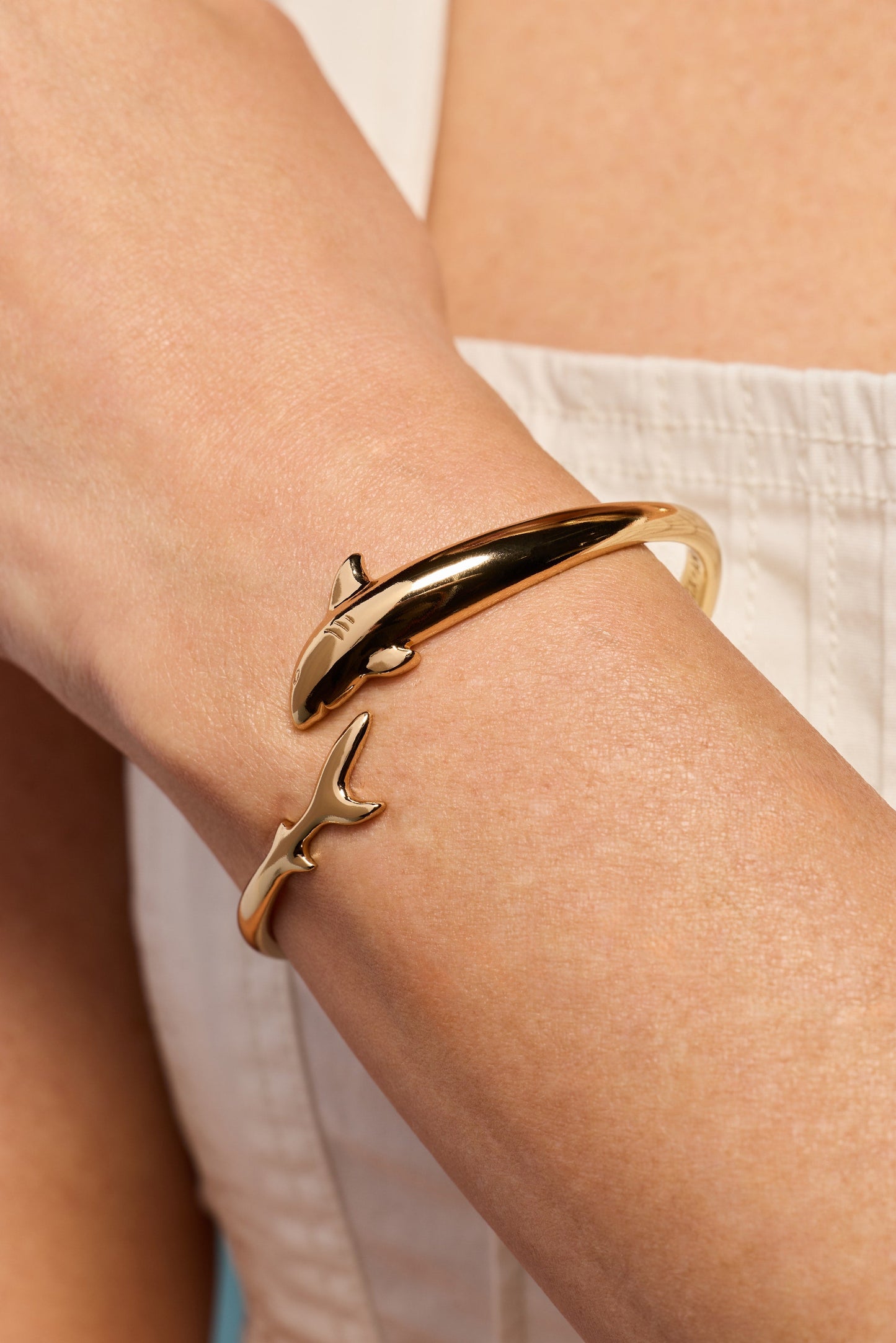 Shark Bypass Cuff Silver