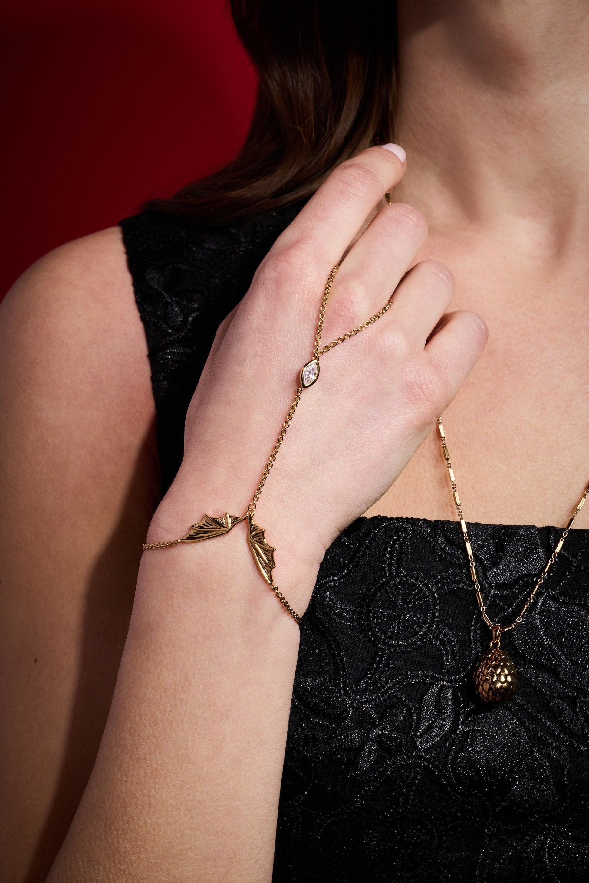 HOUSE OF THE DRAGON™ Dragon Wings Hand Chain Gold
