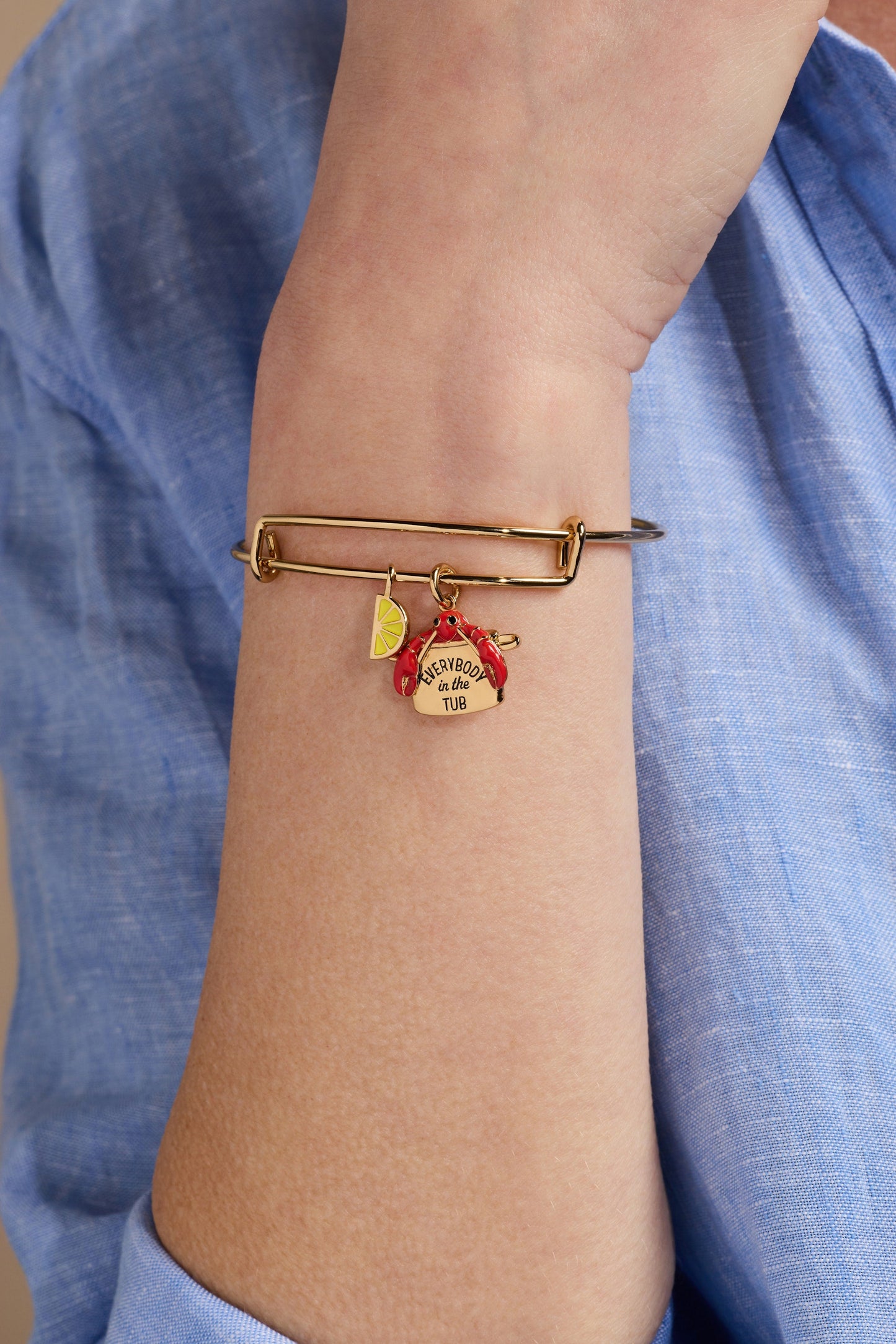 Lobster Boil 'Everybody In The Tub' Charm Bangle Gold