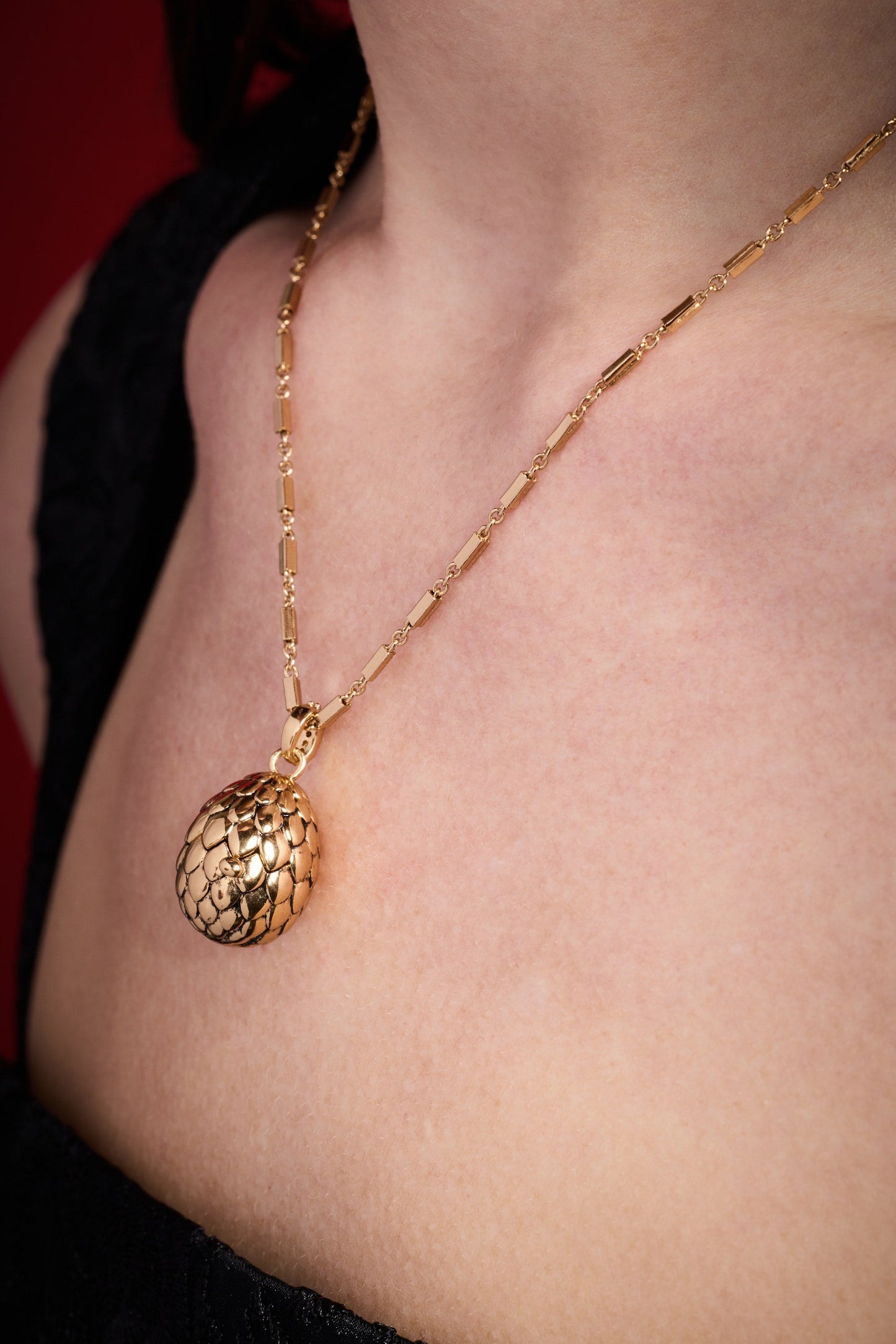 HOUSE OF THE DRAGON™ Dragon Egg Locket Pendant Gold