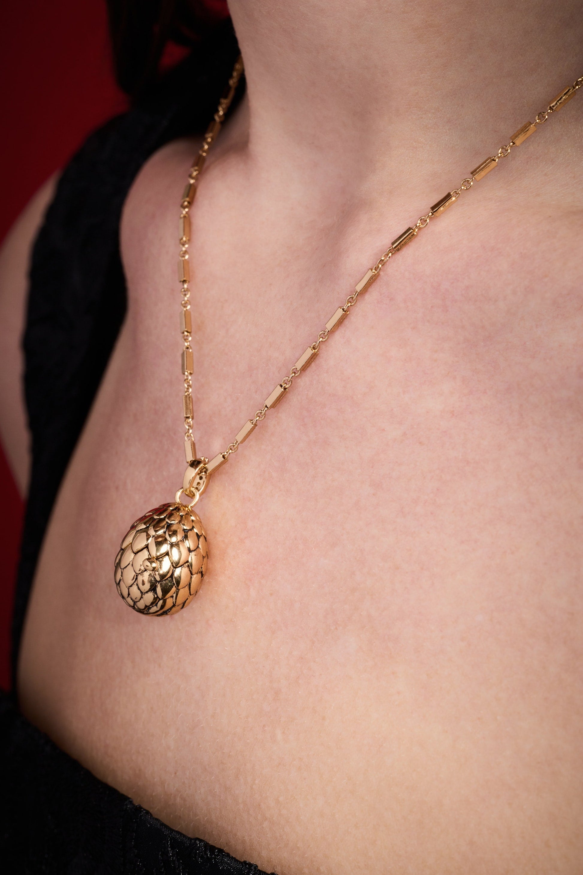 HOUSE OF THE DRAGON™ Dragon Egg Locket Pendant Gold