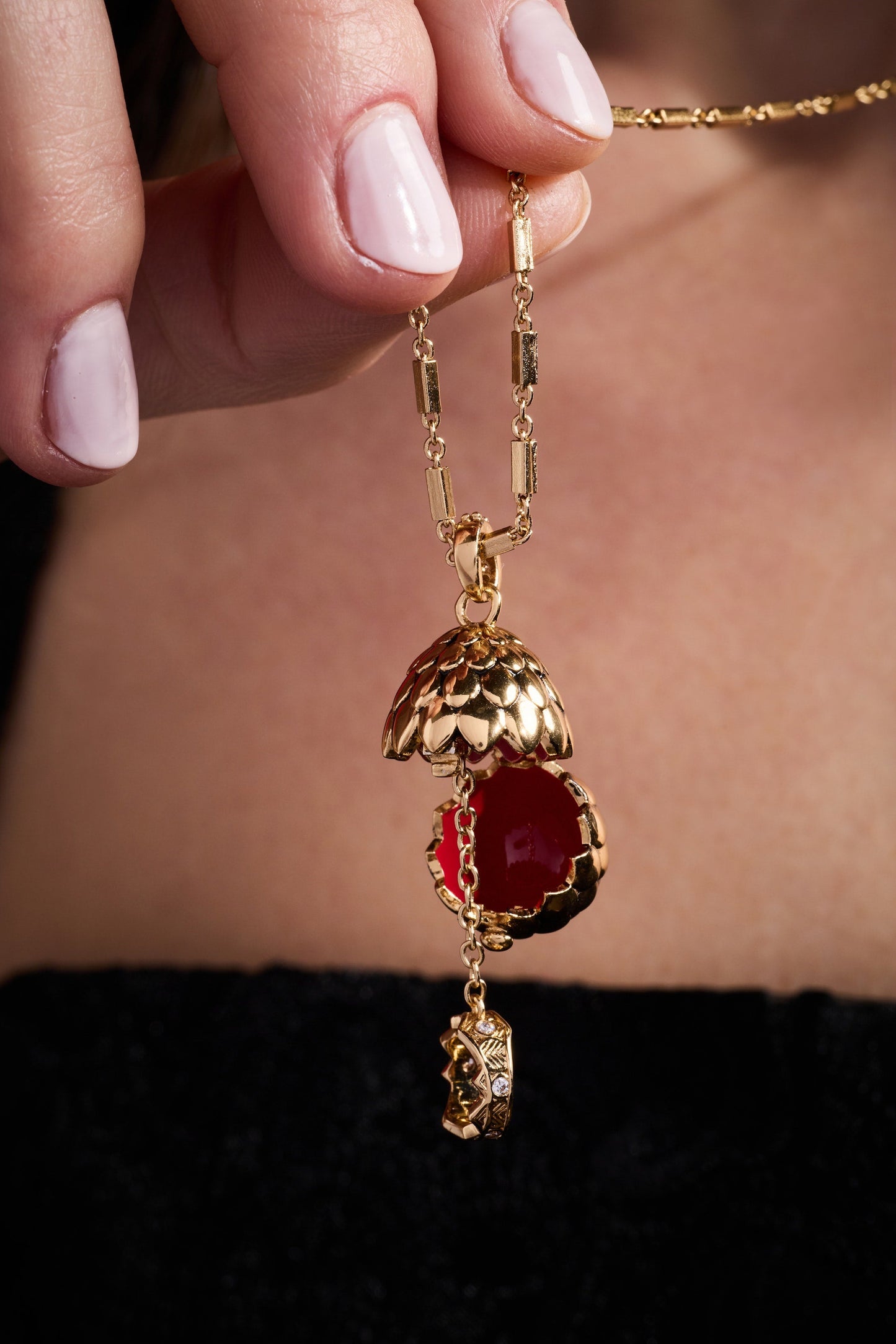 HOUSE OF THE DRAGON™ Dragon Egg Locket Pendant Gold