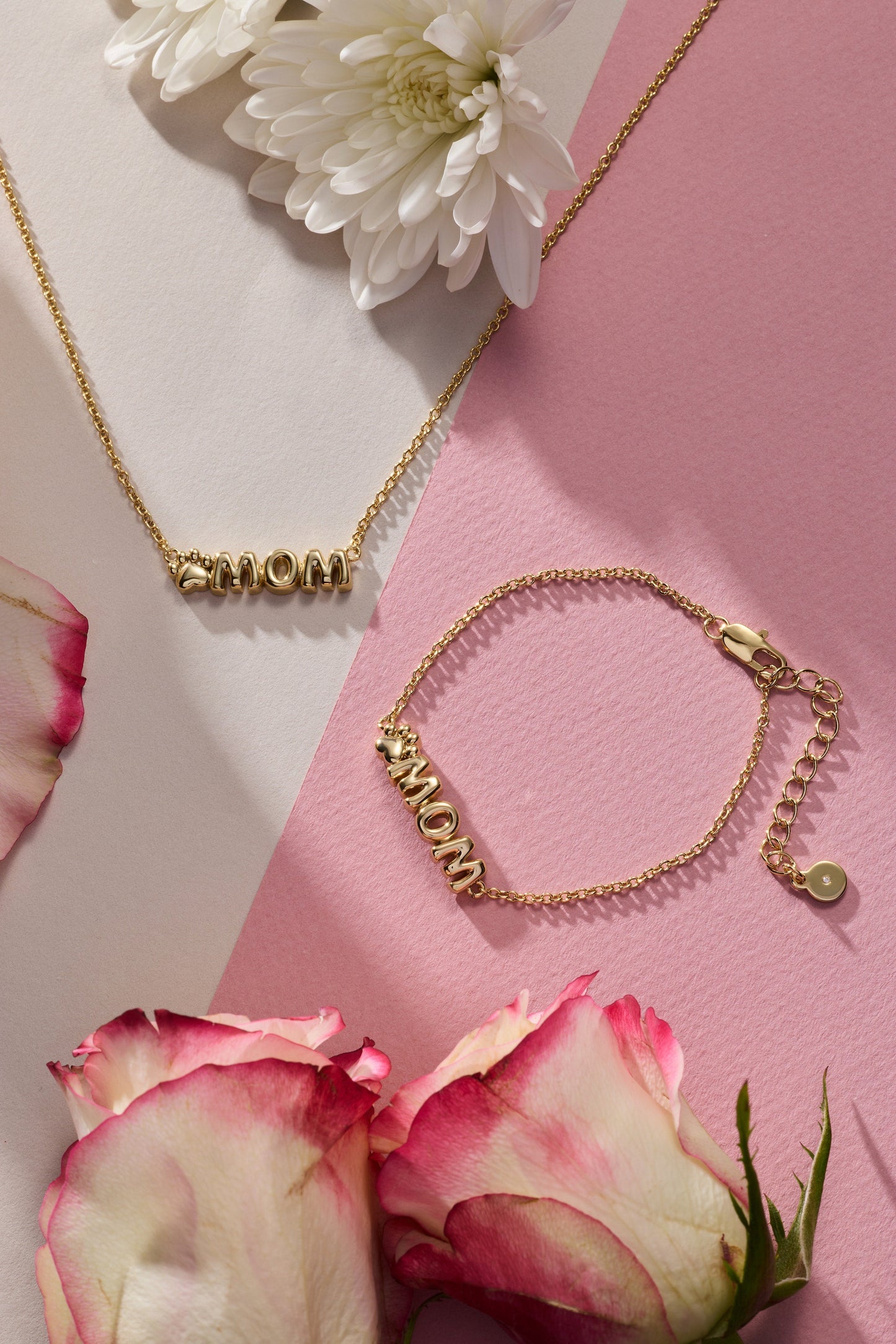 Pet Mom Nameplate Necklace Gold