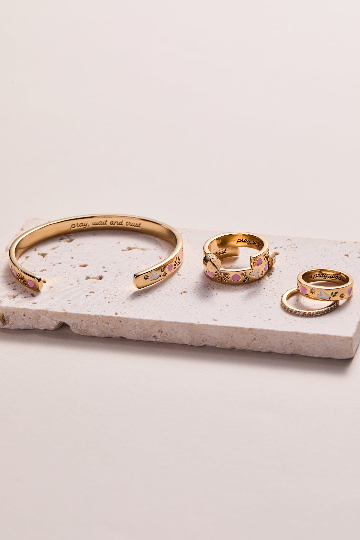 Pray, wait and Trust hoop earring Gold