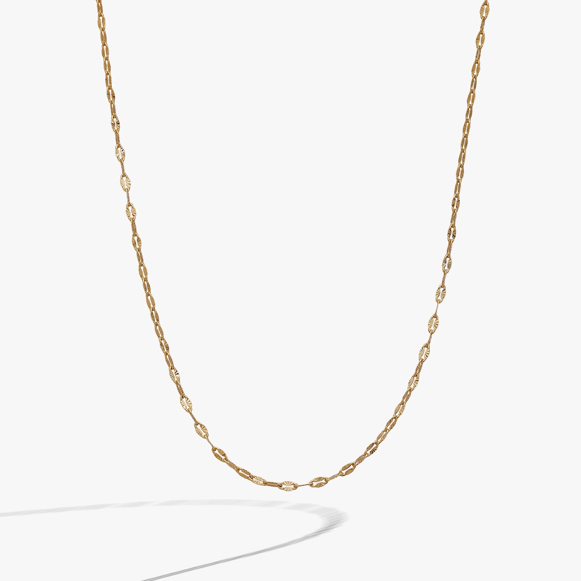 Faceted Lip Chain Necklace Gold