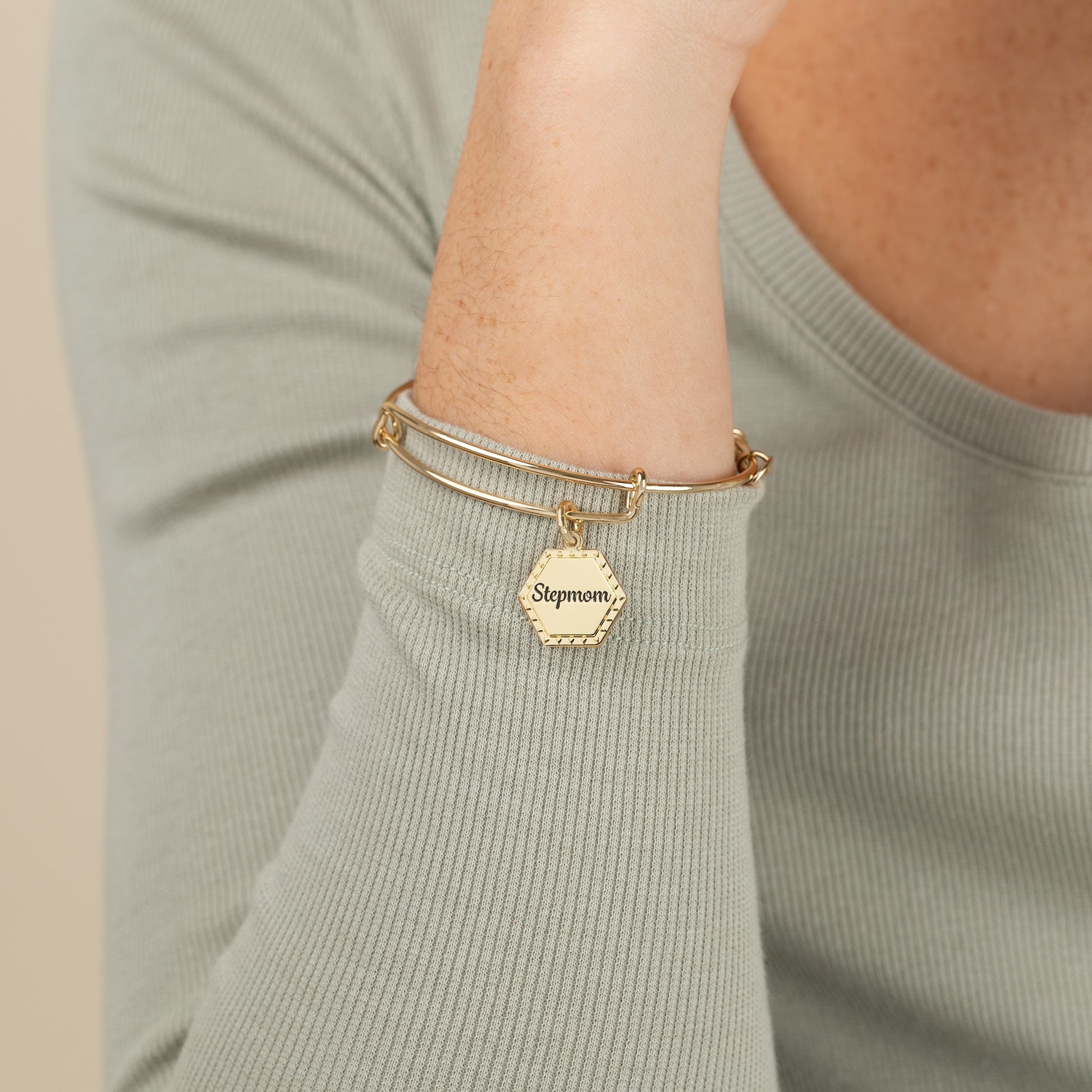 Stepmom 'You're In My Heart Forever' Charm Bangle Shiny Antique Gold