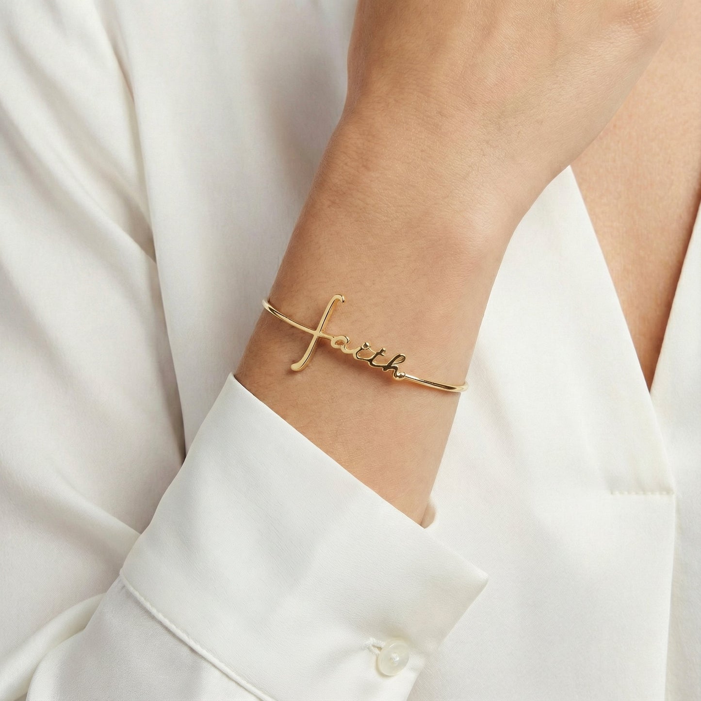Faith In-Line Bracelet Gold