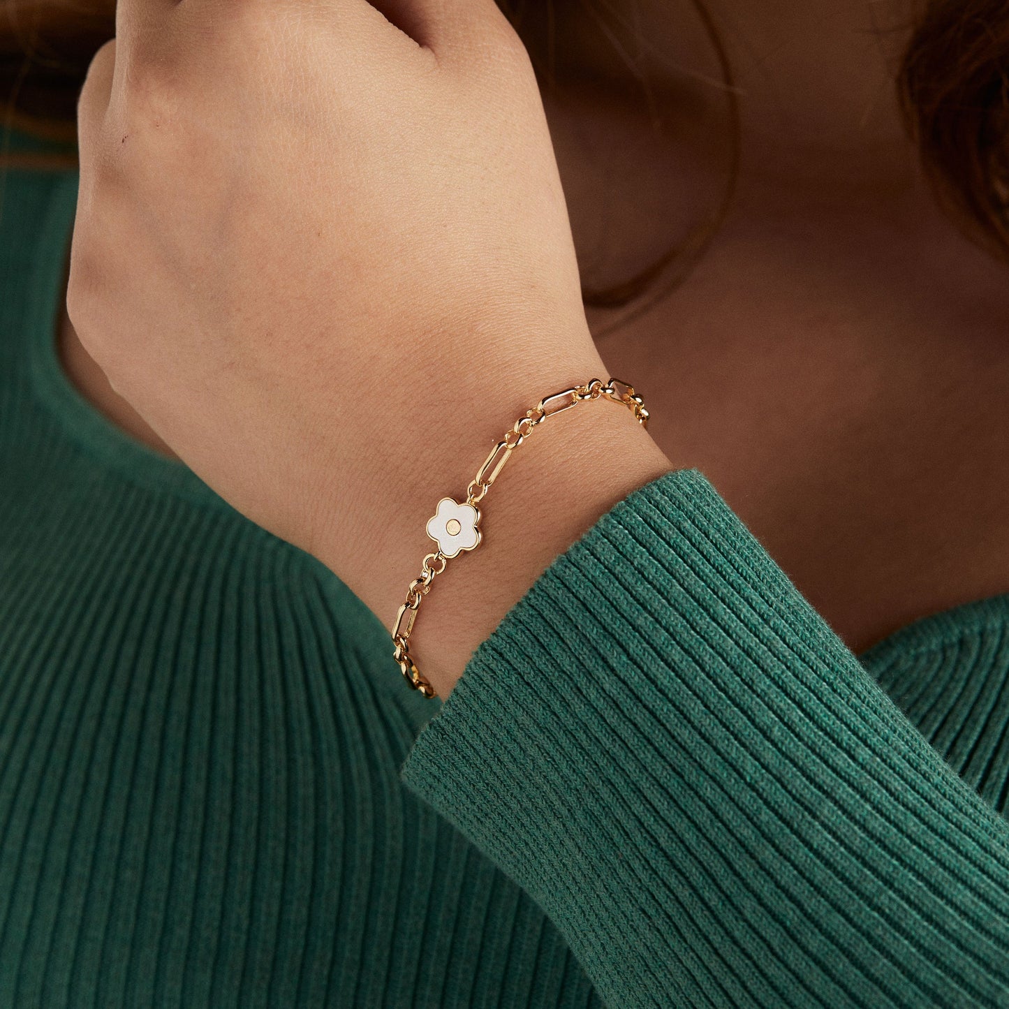 Mother Of Pearl Daisy Charm Chain Bracelet Gold
