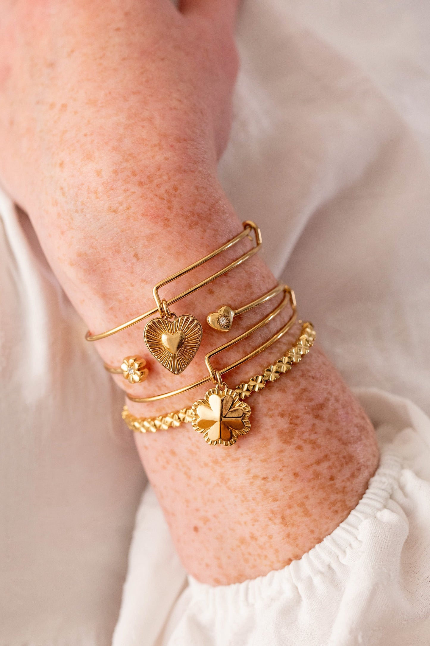 Four-Leaf Clover Charm Bangle Gold