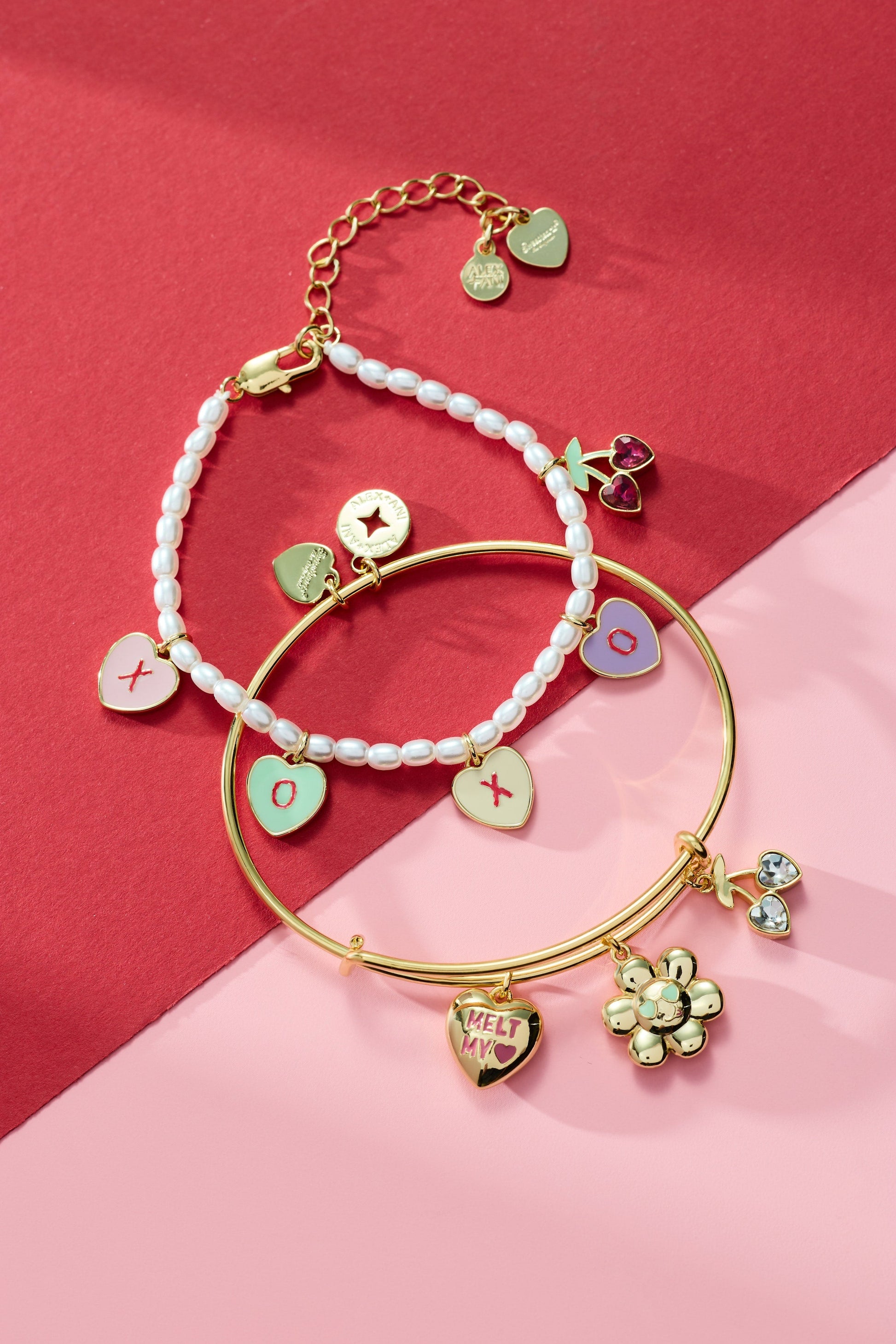 Sweethearts® Pearl ‘XOXO’ Charm Bracelet Gold