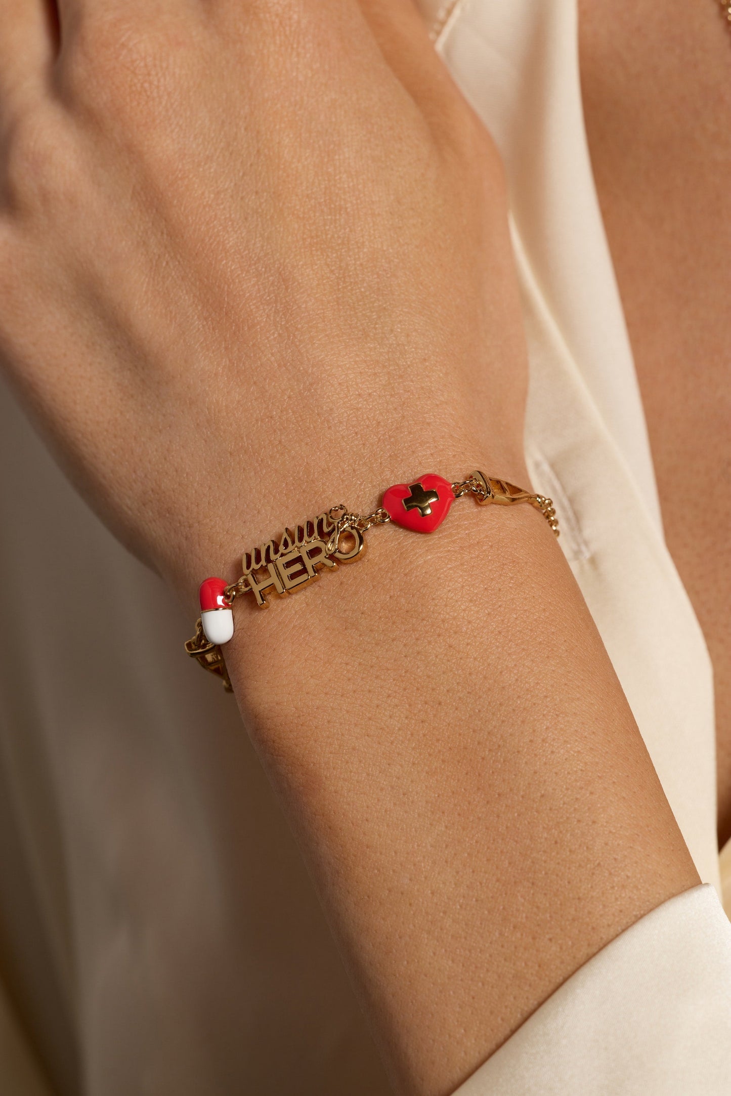 Unsung Hero' Healthcare Linear Bracelet
    
    
    
       Gold