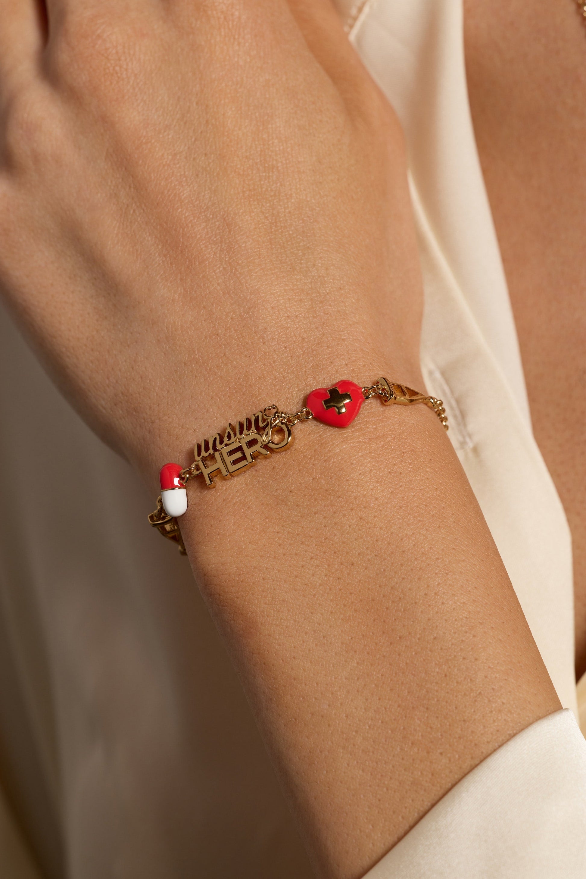 Unsung Hero' Healthcare Linear Bracelet
    
    
    
       Gold