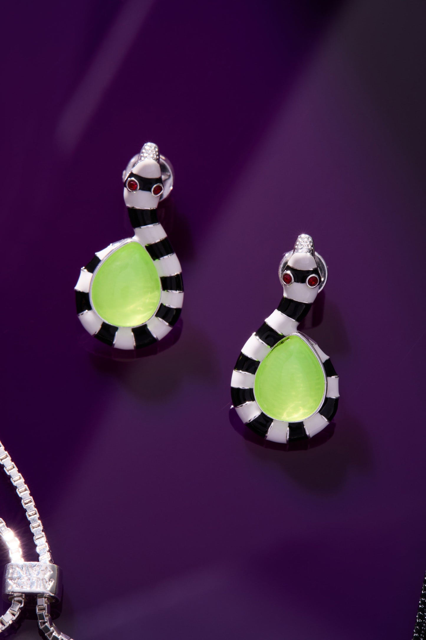 BEETLEJUICE™ Sandworm Earring Silver