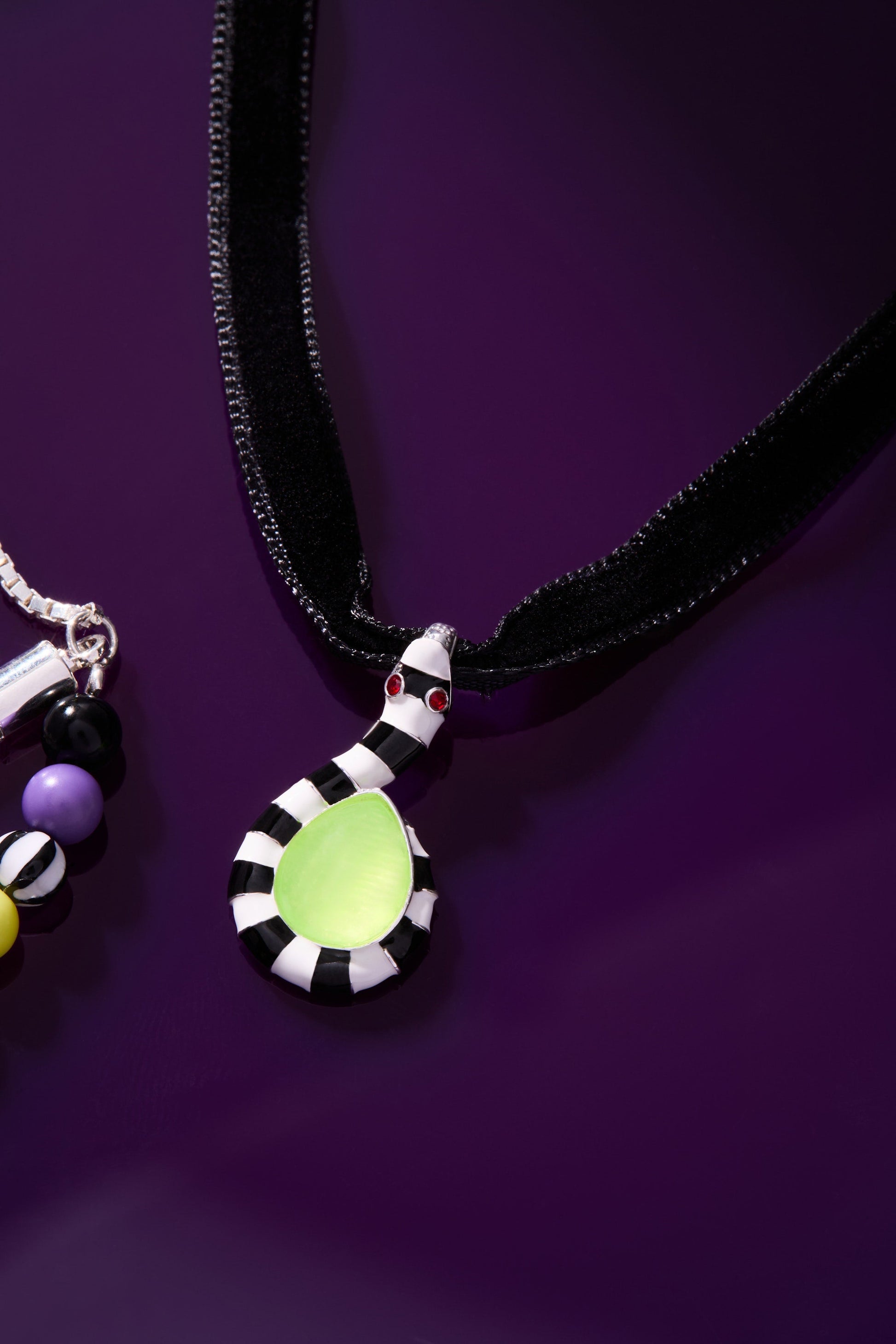 BEETLEJUICE™ Sandworm Ribbon Adjustable Pendant Silver