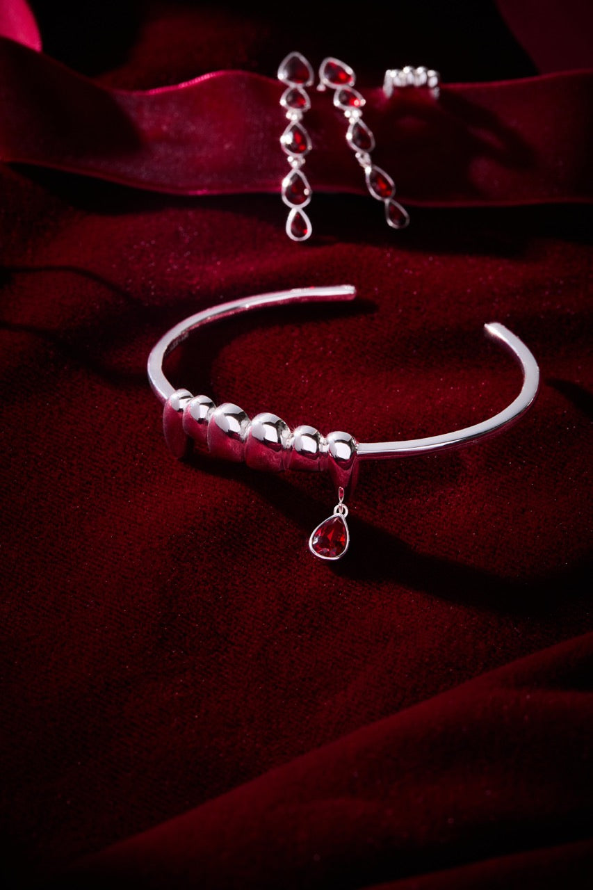 Vampire Teeth Cuff Gold