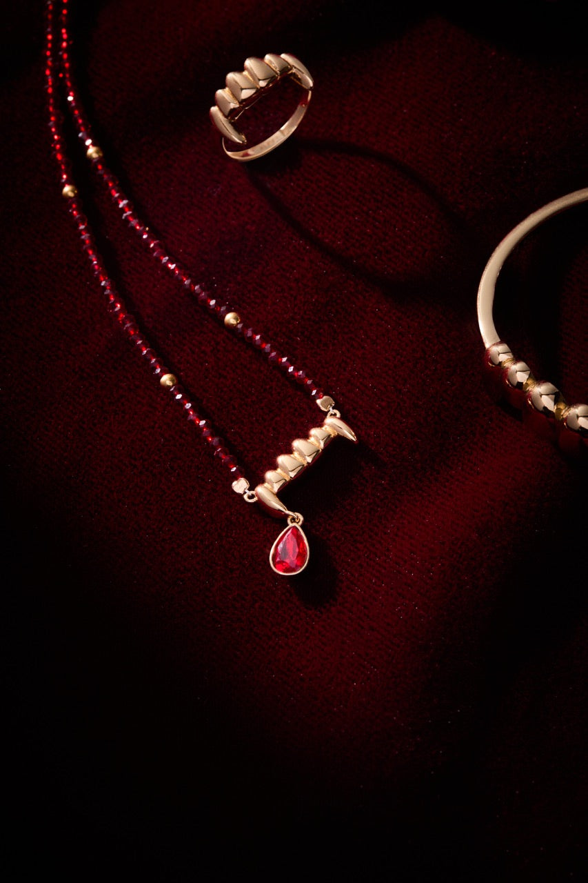 Vampire Teeth Pendant Gold