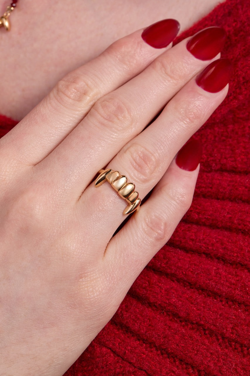 Vampire Teeth Ring Gold