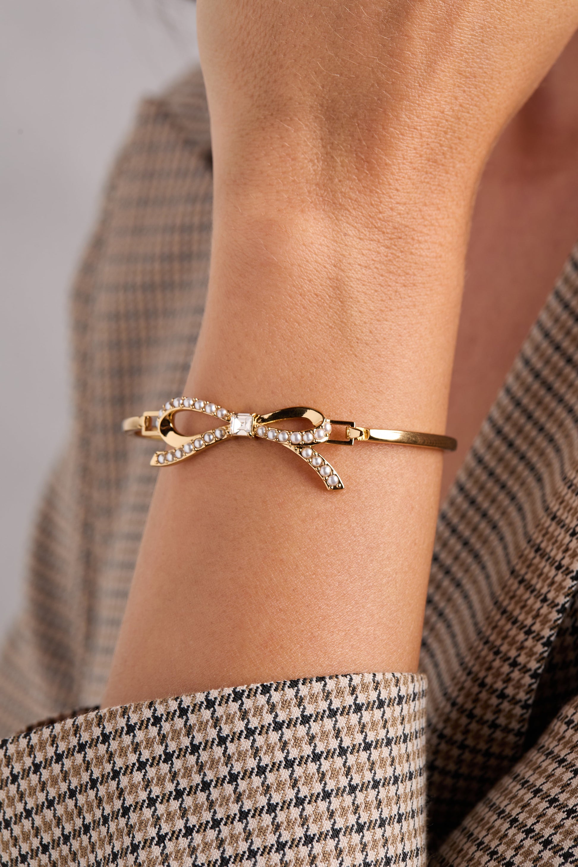 Pearl Coquette Tension Bangle Gold