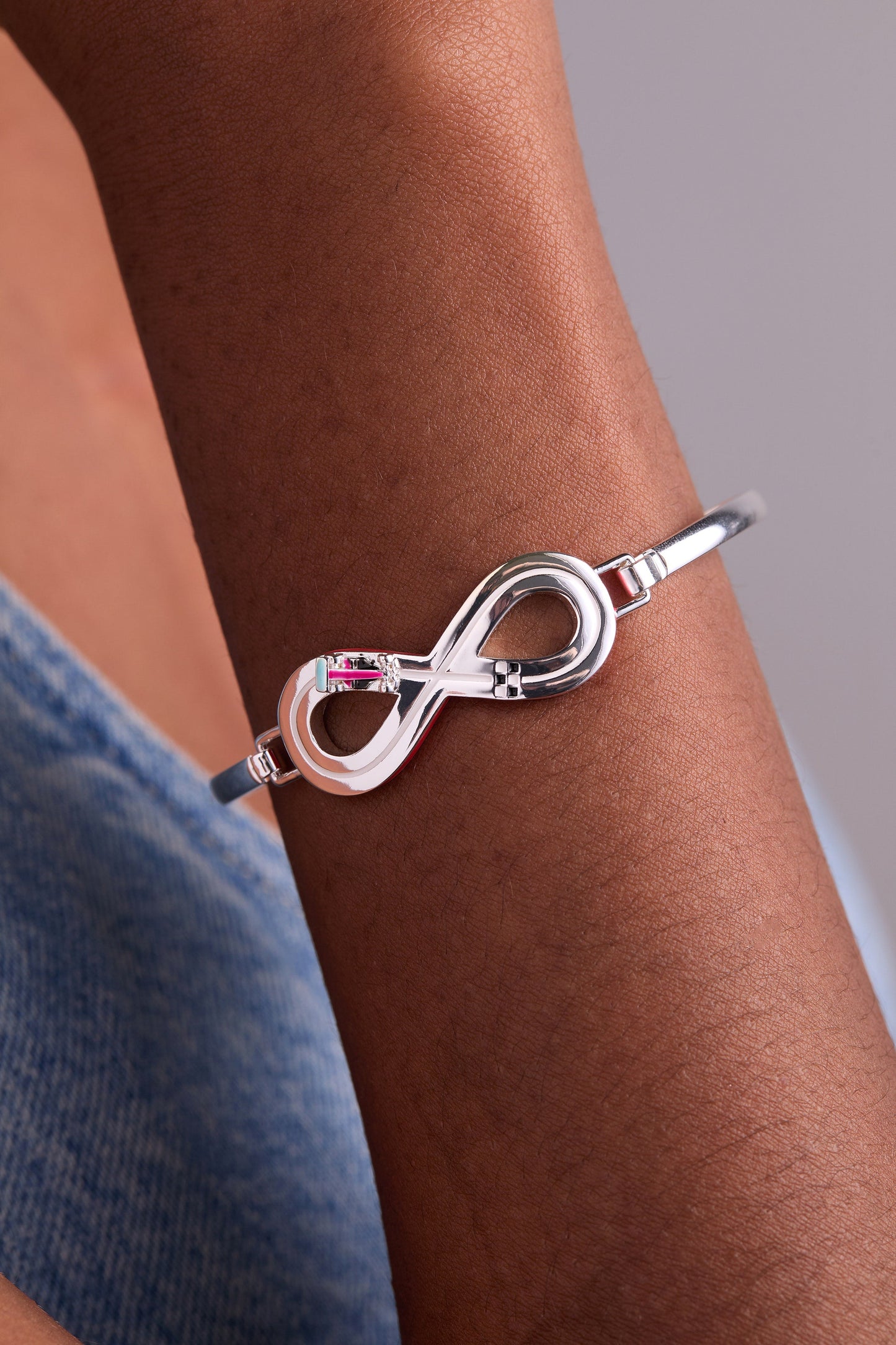 Hot Wheels™ Figure 8 Tension Bangle Silver
