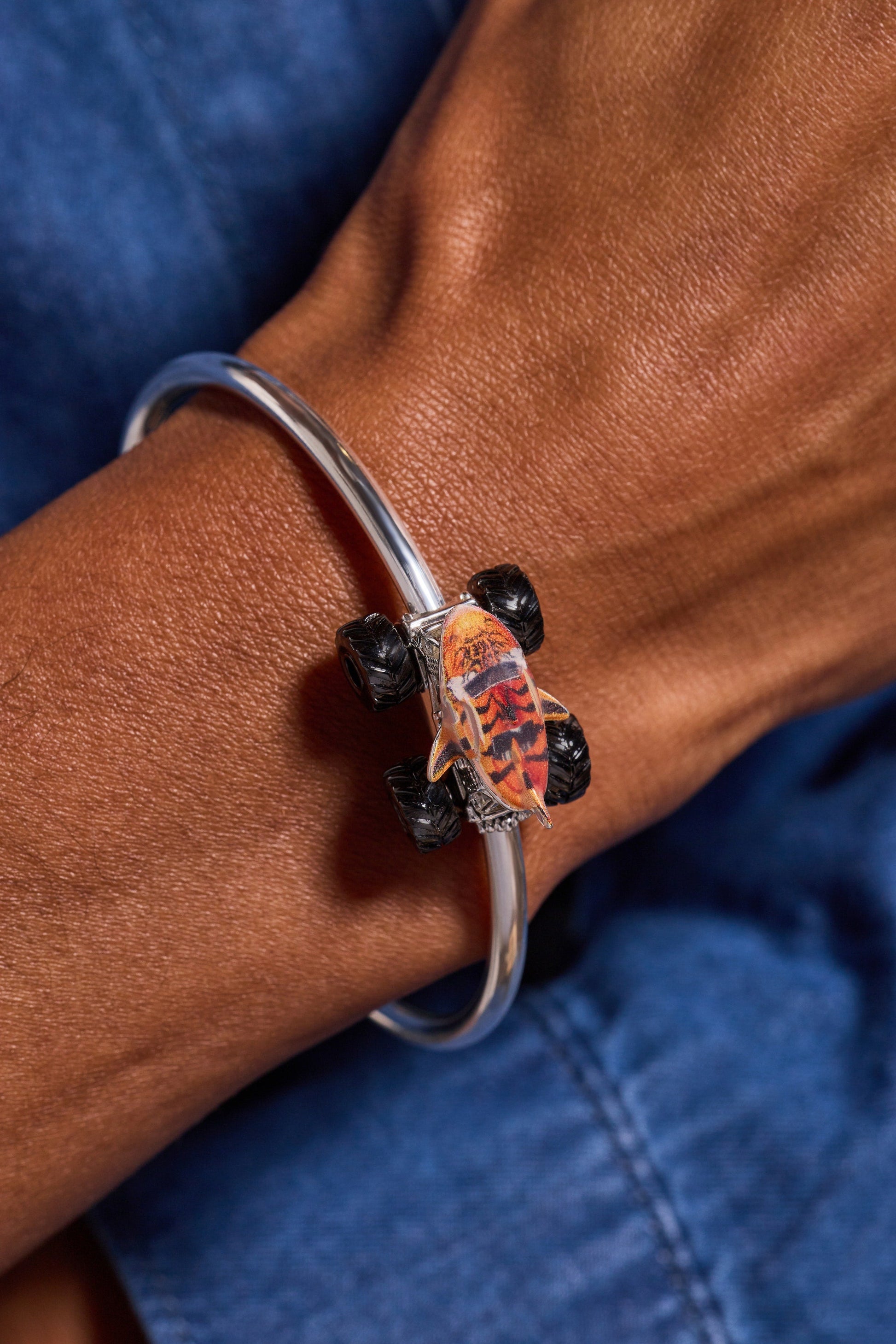 Hot Wheels™ Tiger Shark Moveable Cuff Silver