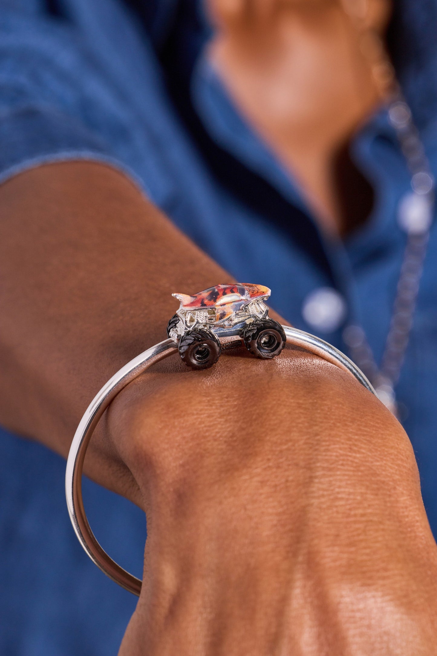 Hot Wheels™ Tiger Shark Moveable Cuff Silver
