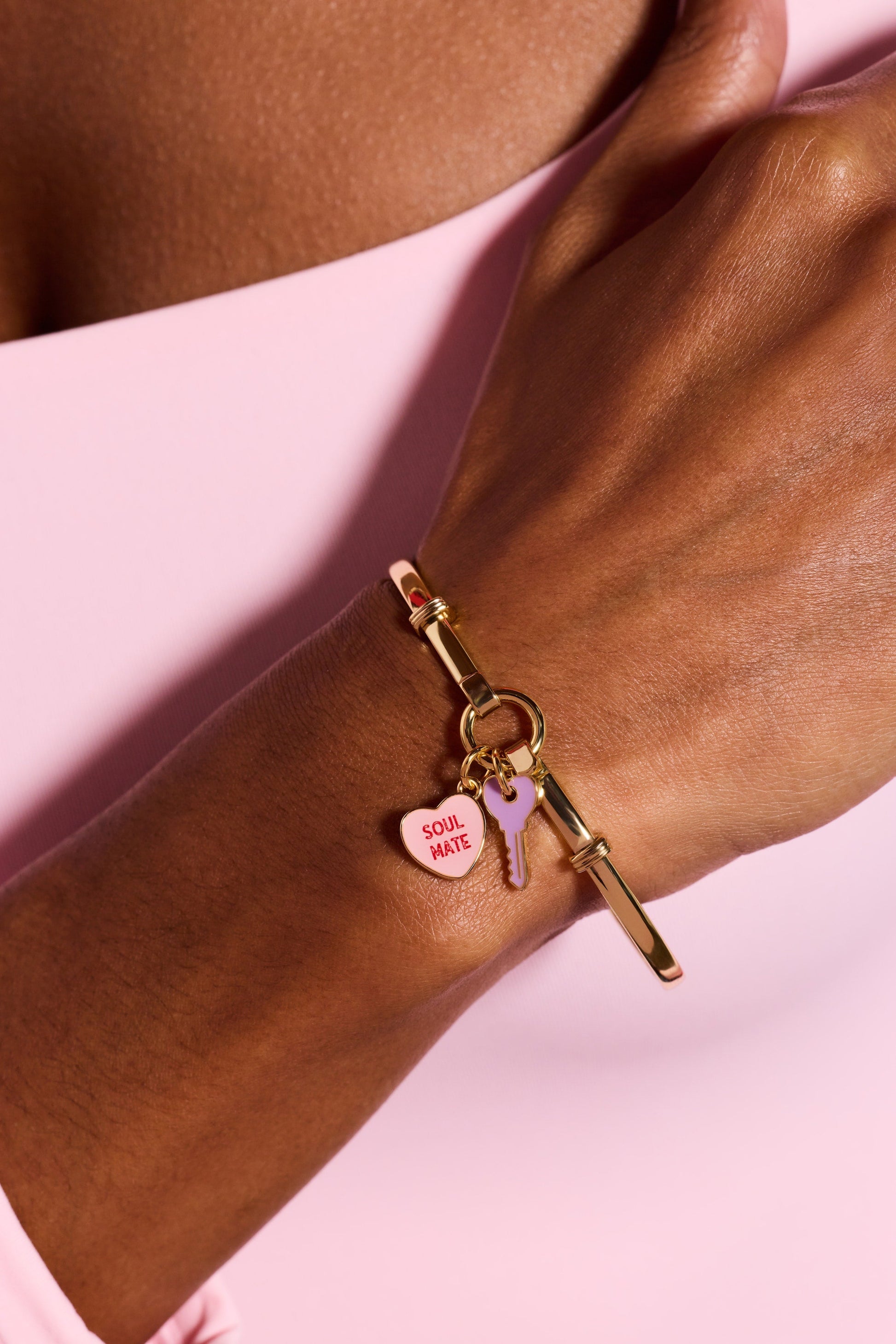 Sweethearts® ‘Soul Mate’ Tension Bangle Gold