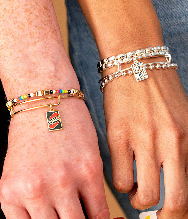 UNO™ Reverse Color Beaded Stretch Bracelet Gold