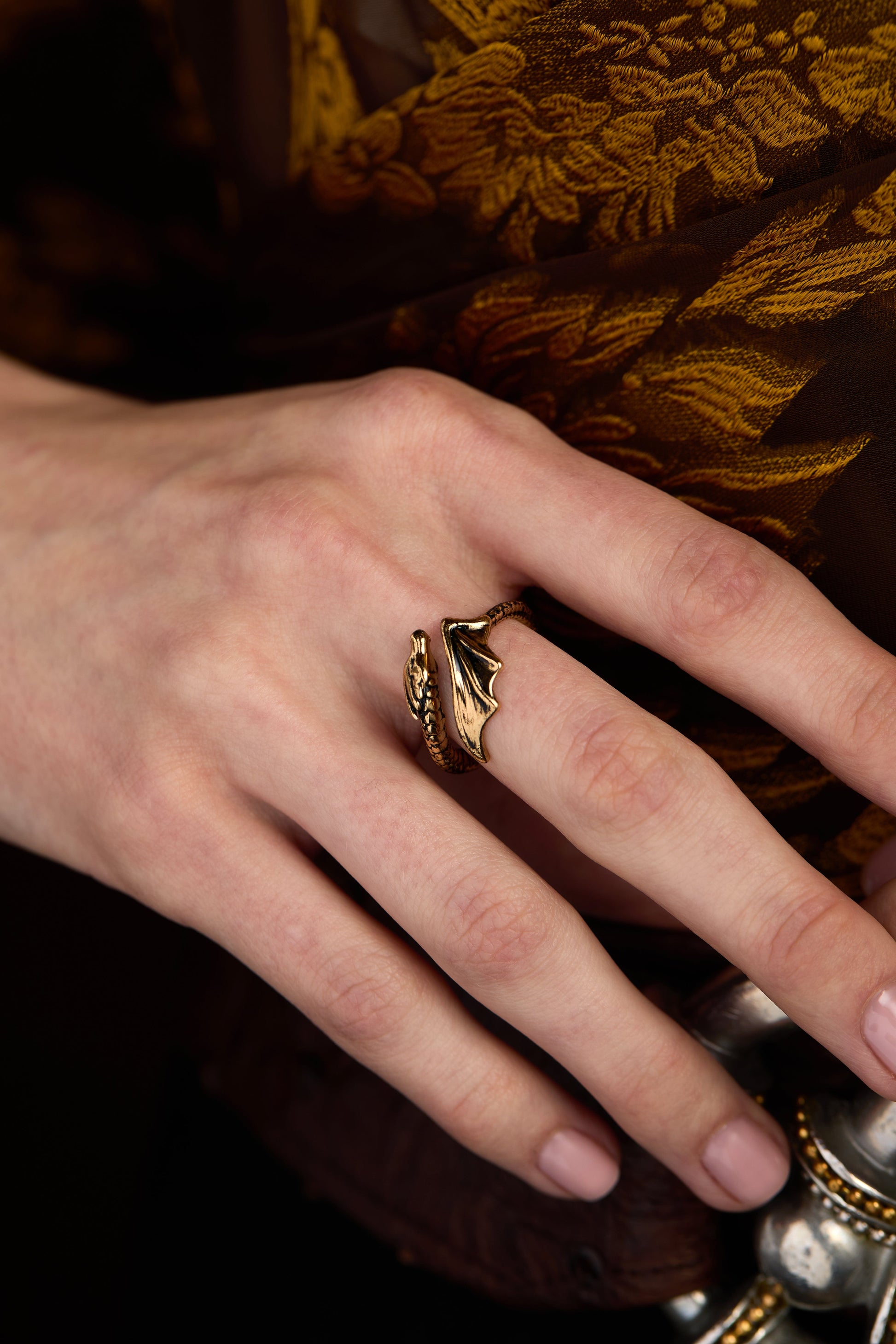House of the Dragon™ Syrax Bypass Ring Antique Silver