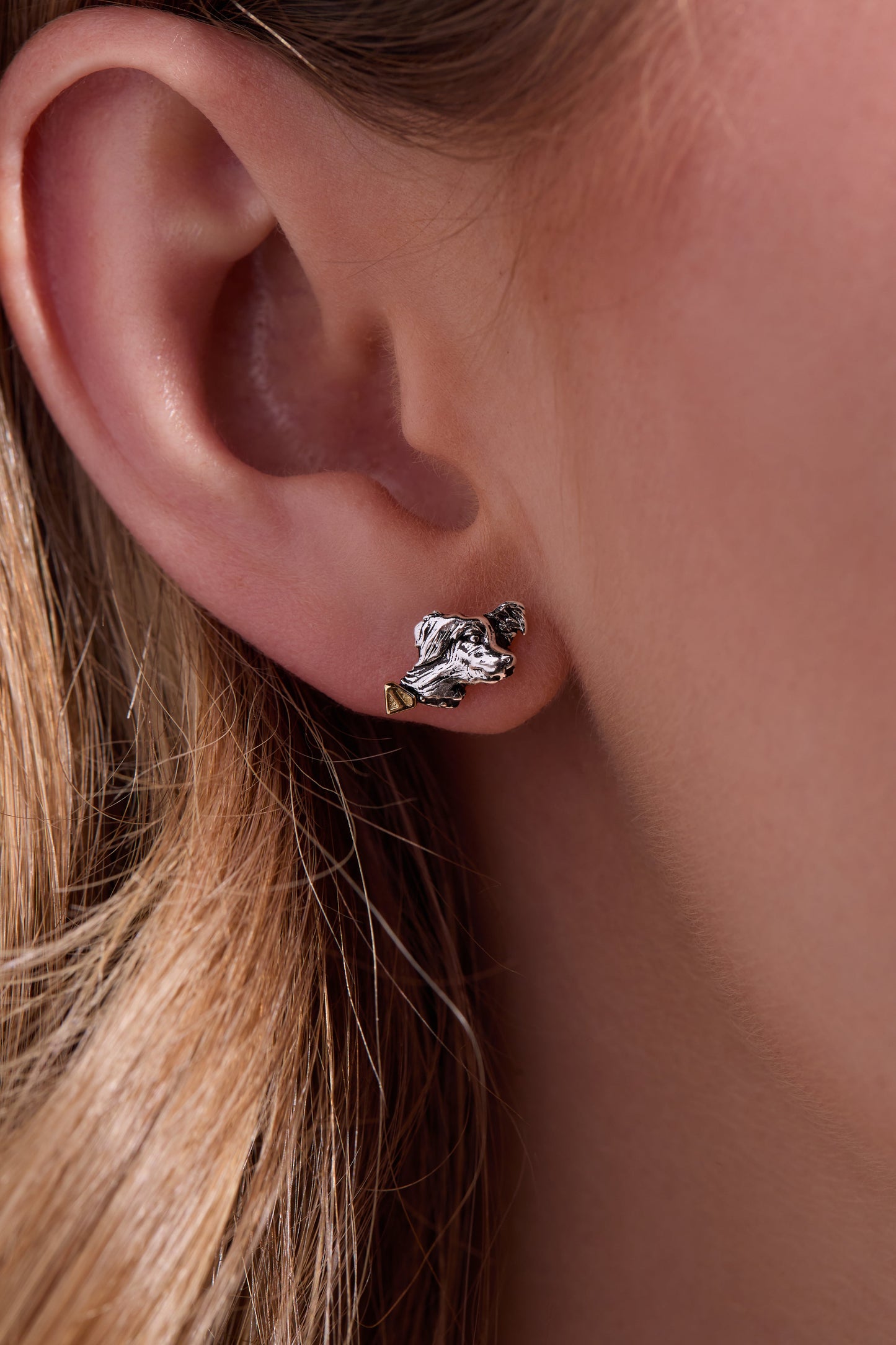 SUPERMAN™ Krypto Stud Two Tone