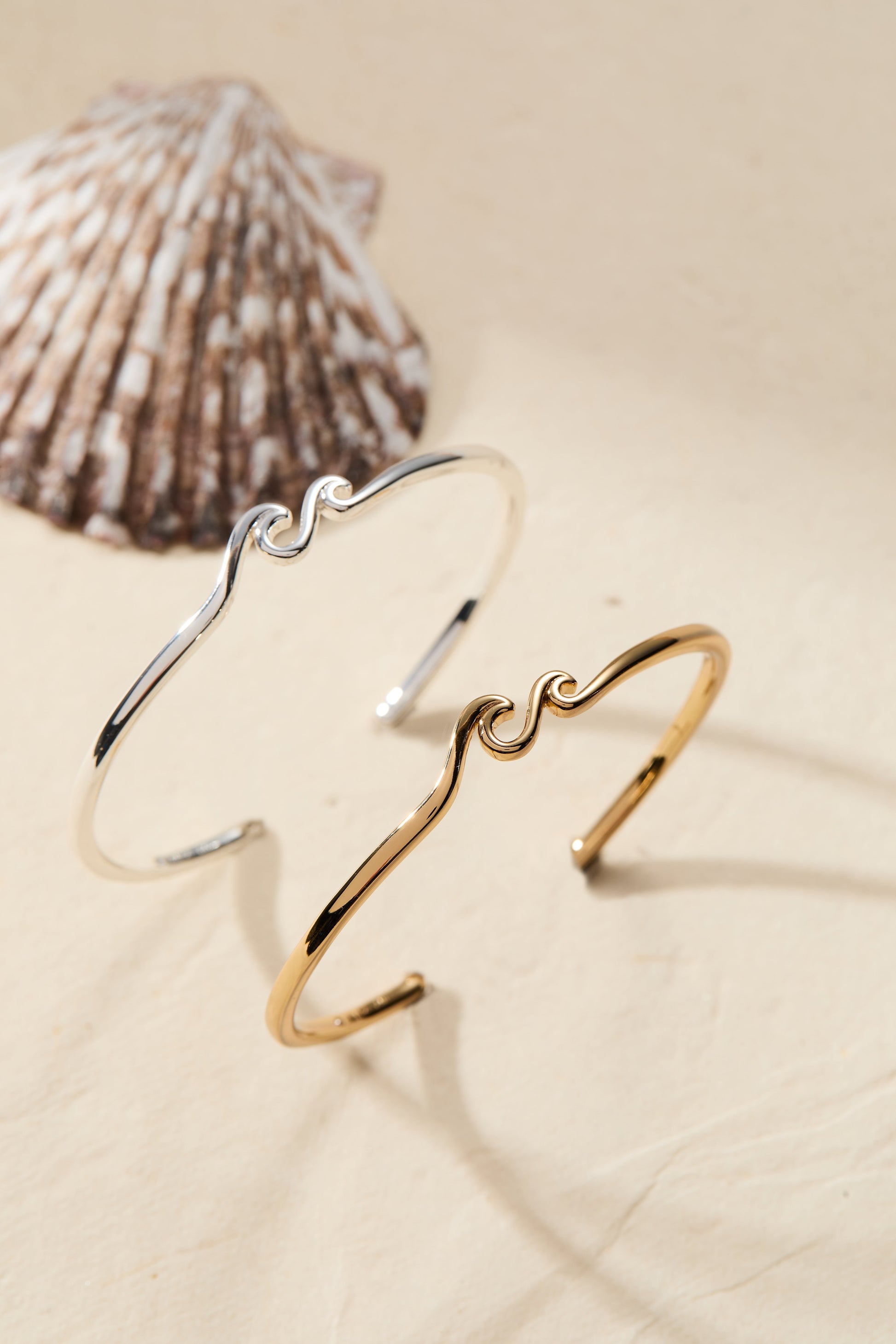 Wave Cuff Gold