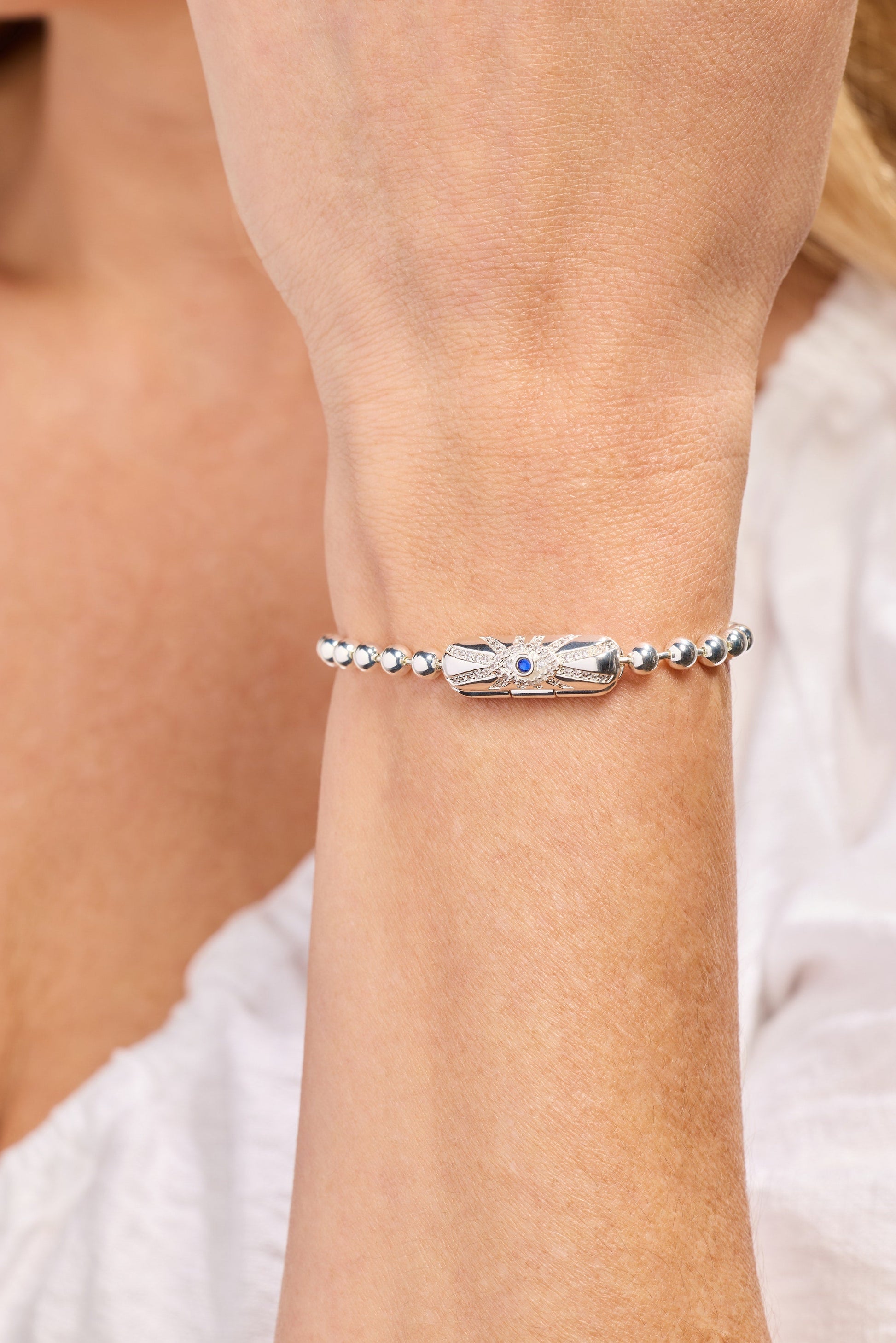 Evil Eye Barrel Closure Bracelet Gold