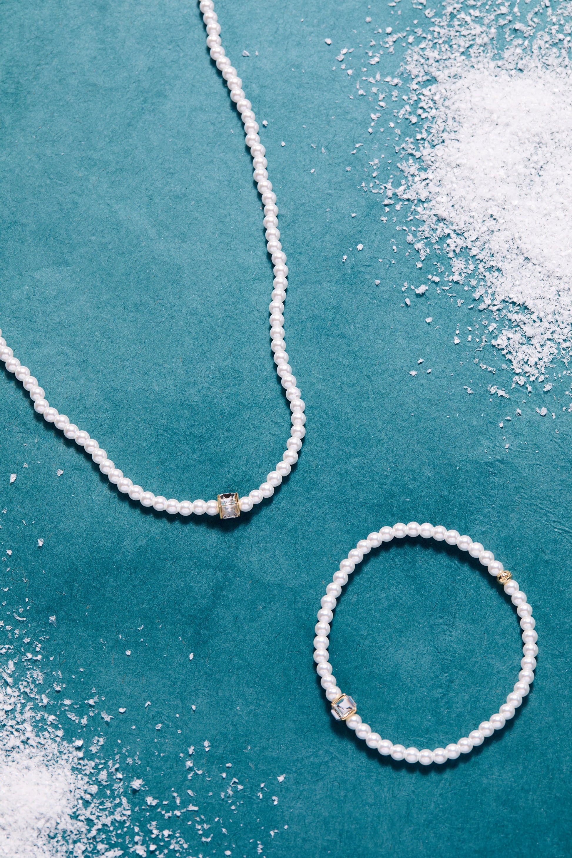 Crystal and Pearl Beaded Necklace Gold