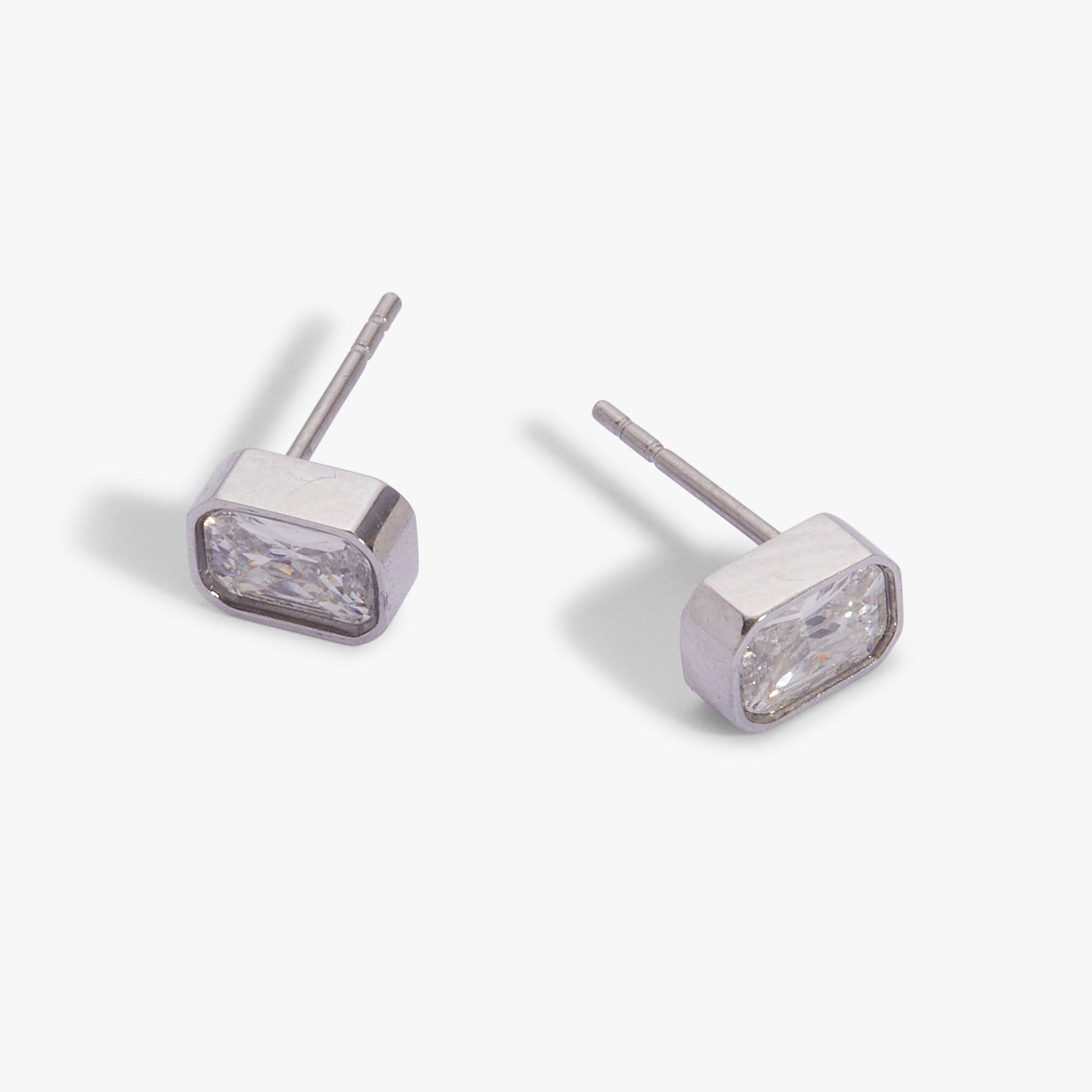 April Emerald-Cut Birthstone Stud Stainless Steel Gold