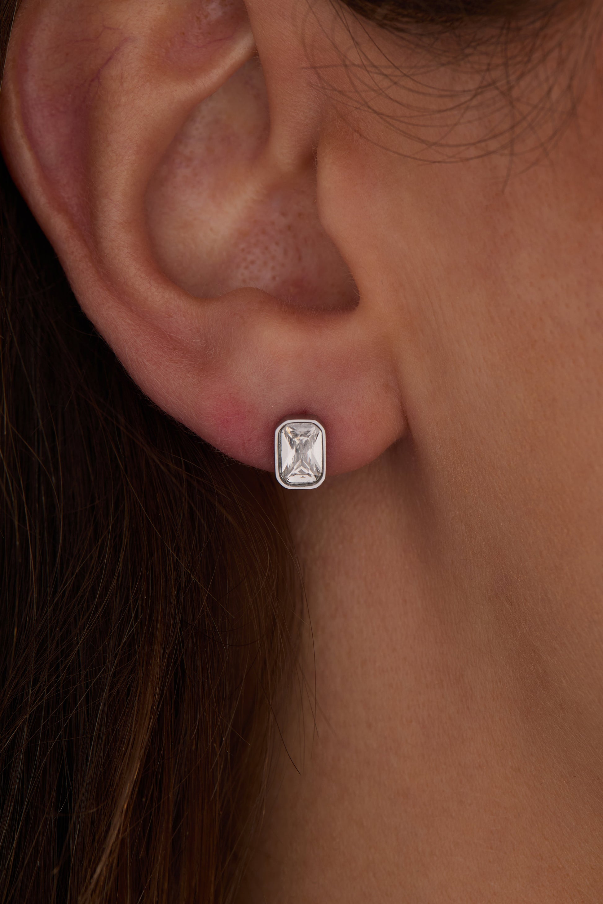 April Emerald-Cut Birthstone Stud Stainless Steel Gold