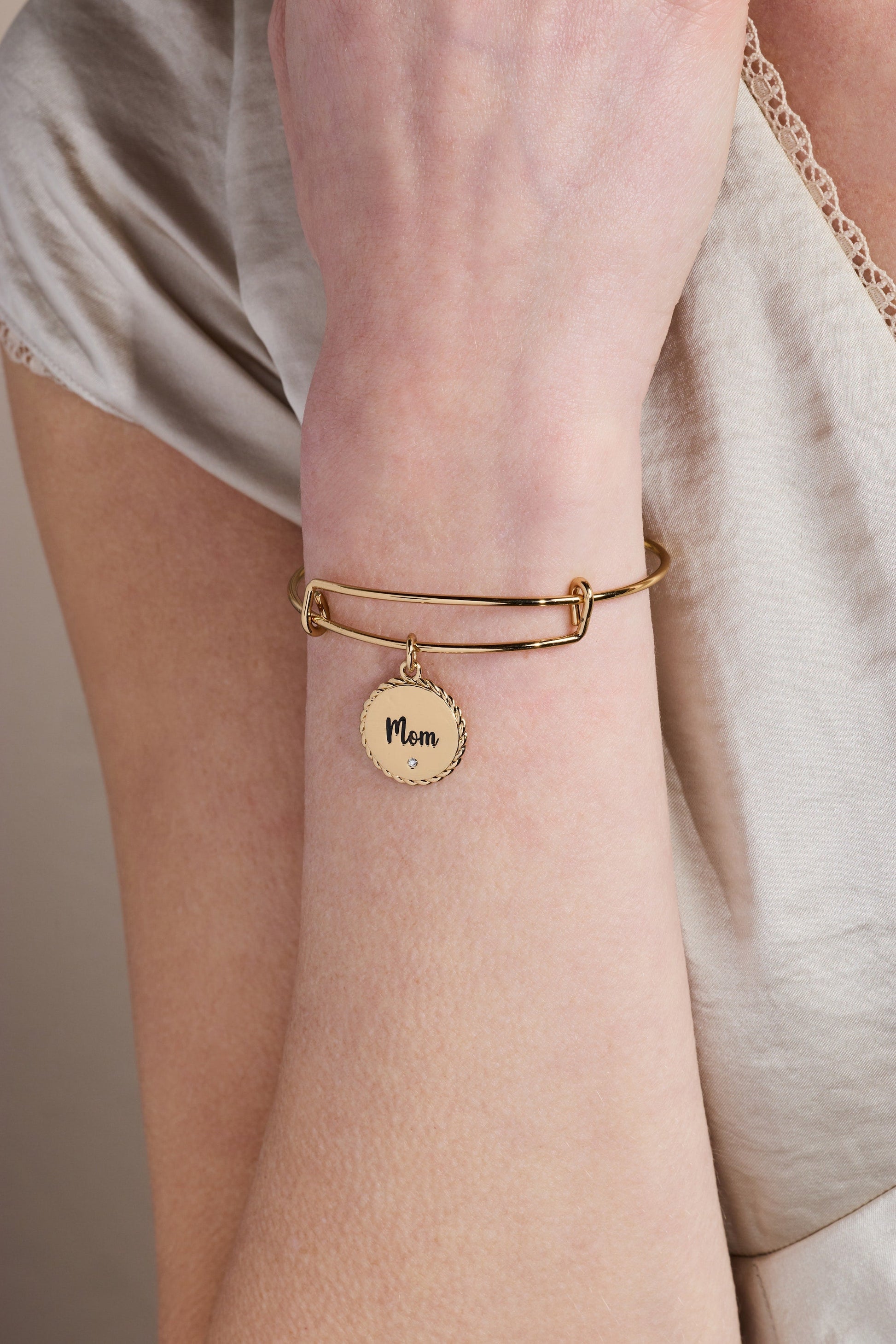Mom Charm Bangle Gold