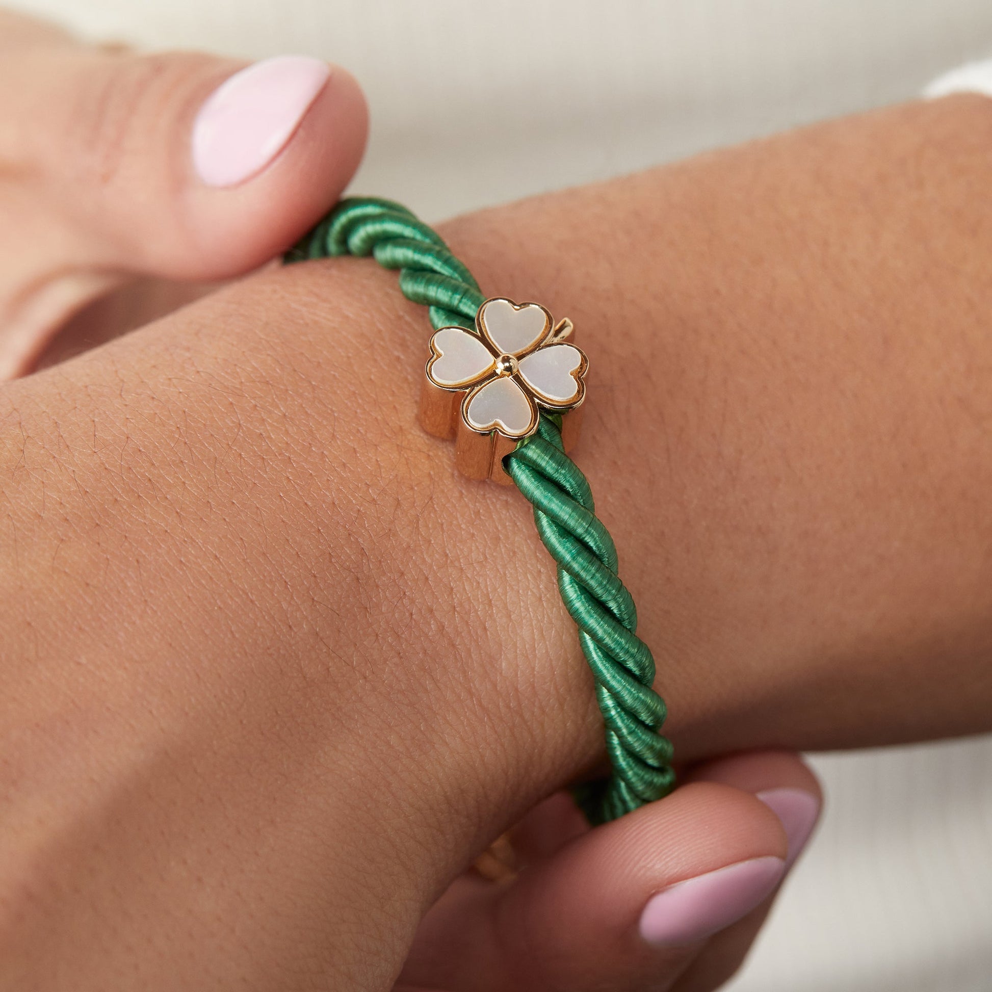 Four Leaf Clover Cord Bracelet Gold
