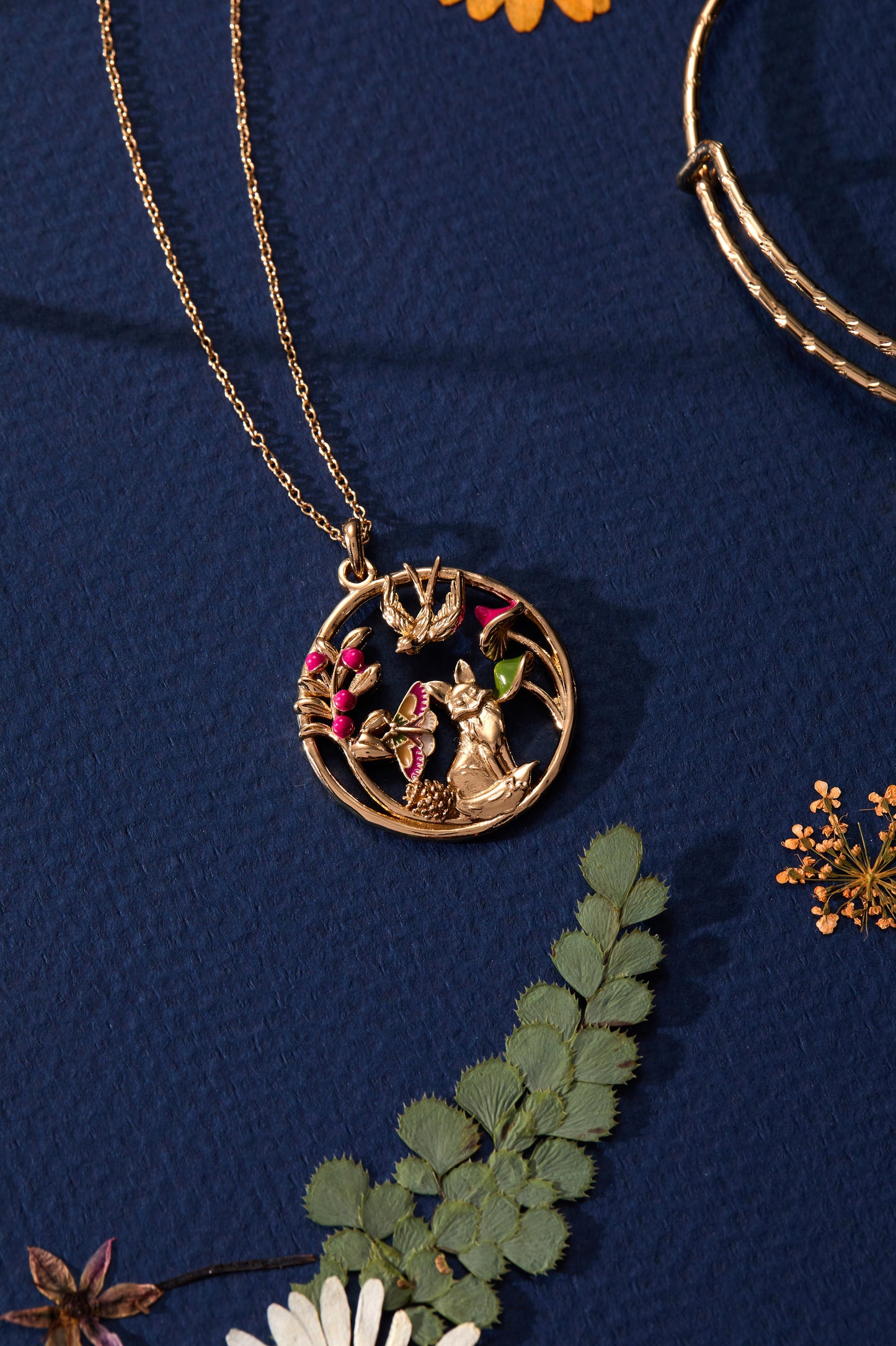 Mixed Woodland Pendant Necklace Gold