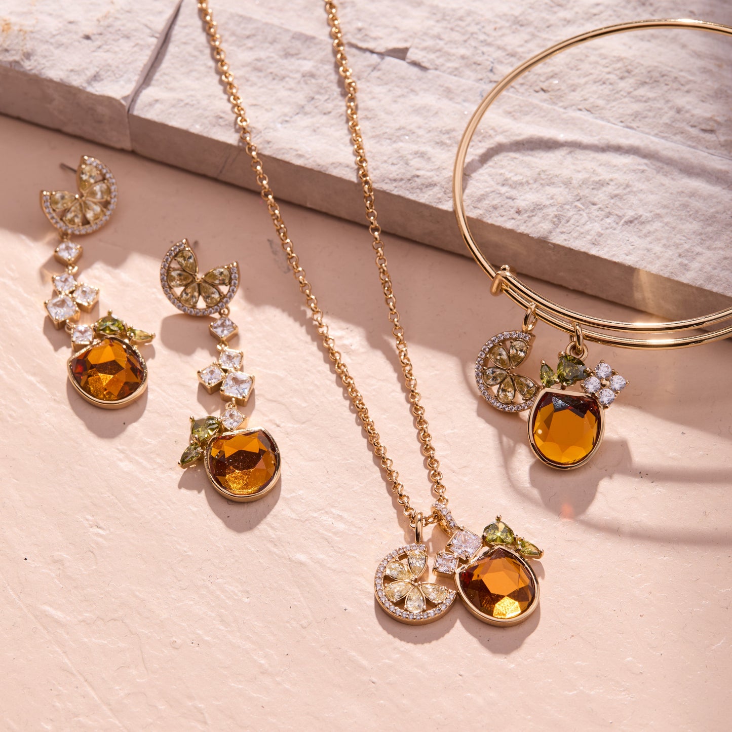 Spritz O Clock Necklace Gold