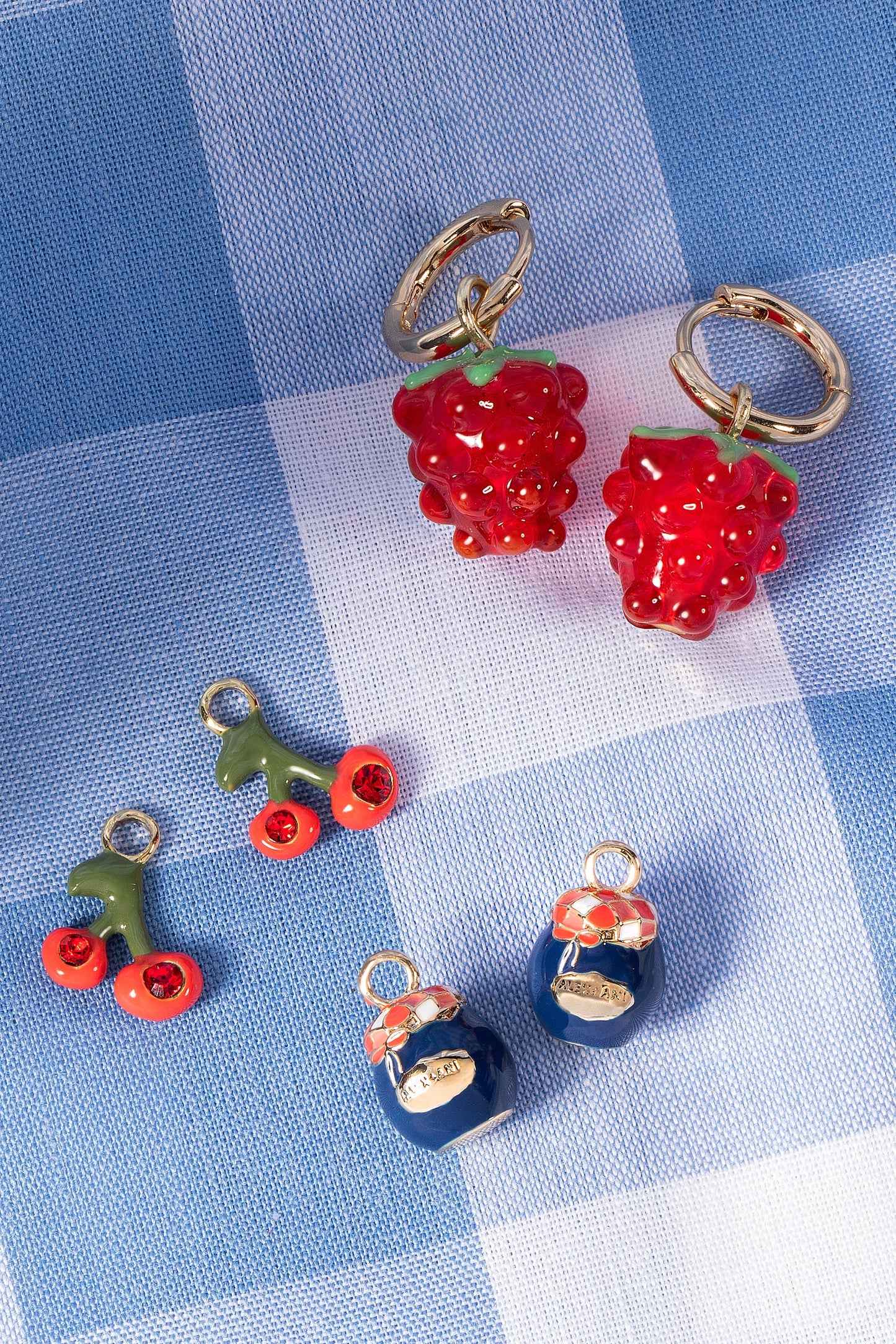 Picnic Interchangeable Huggie Set Gold