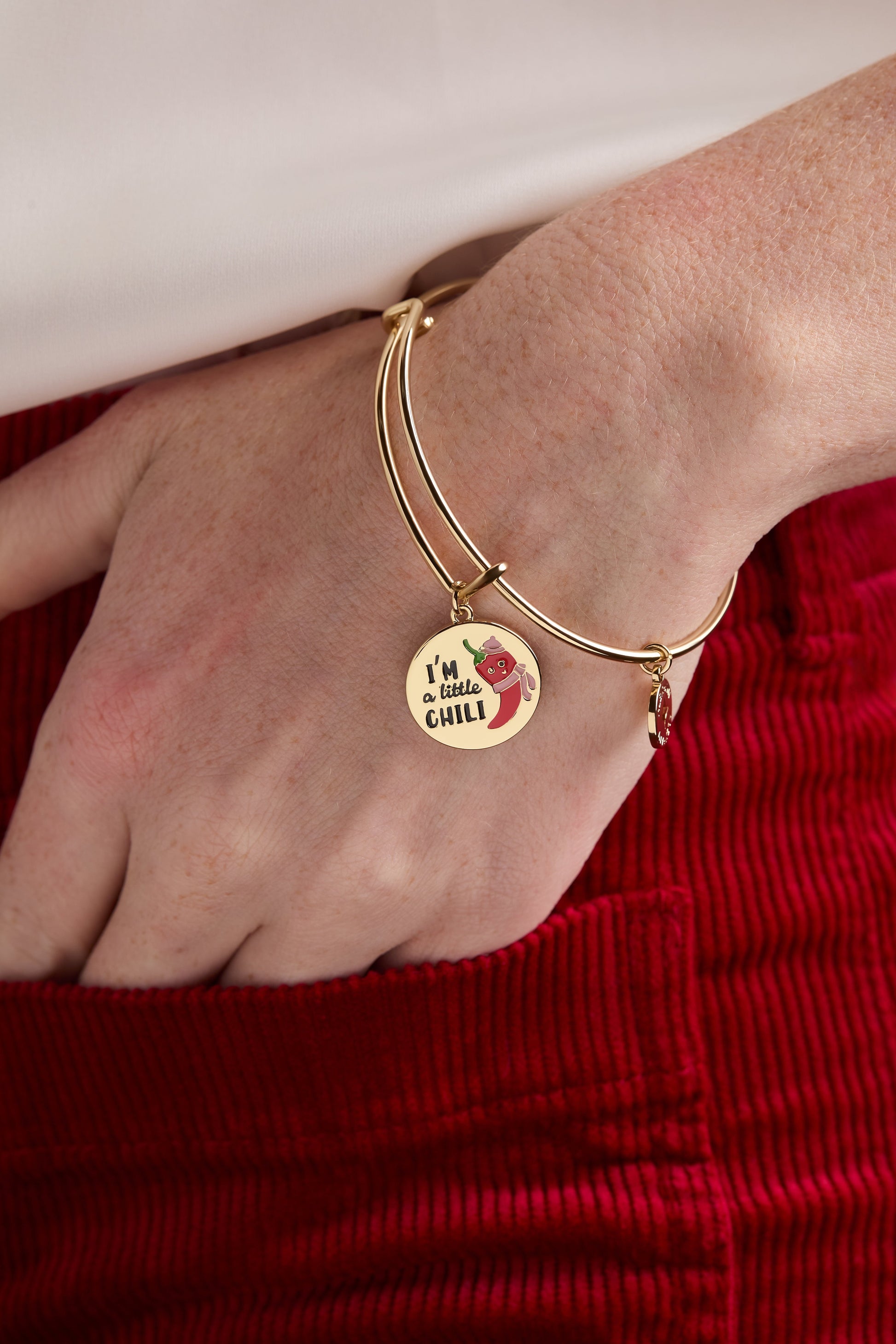 ‘I’m a Little Chili’ Charm Bangle Gold