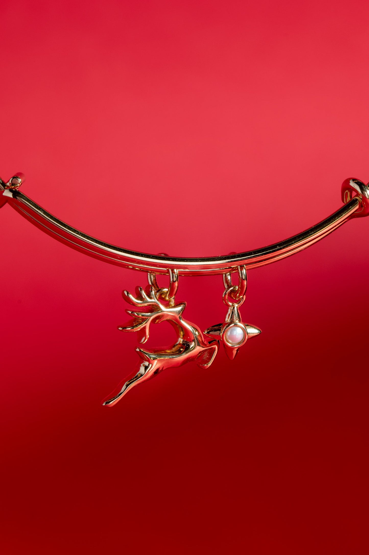Holiday Reindeer Bangle Gold